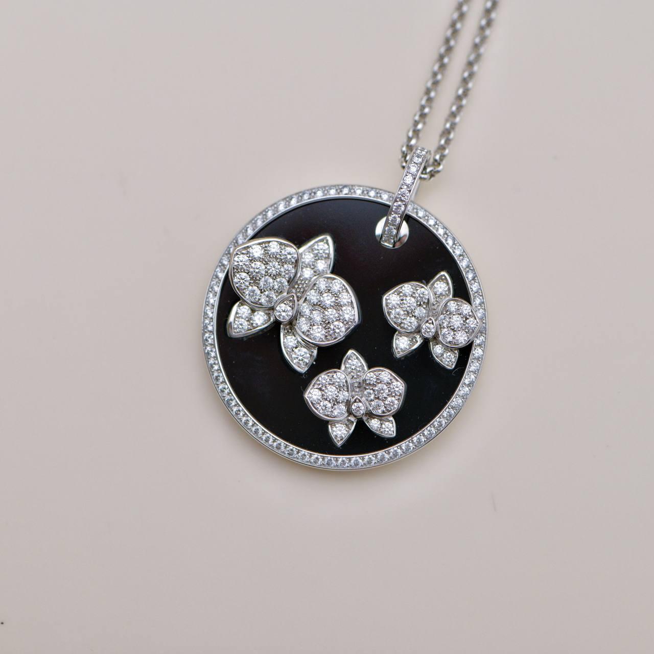 Cartier Caresse D'Orchidees Par Diamant Onyx 18K Weißgold Halskette im Angebot 1