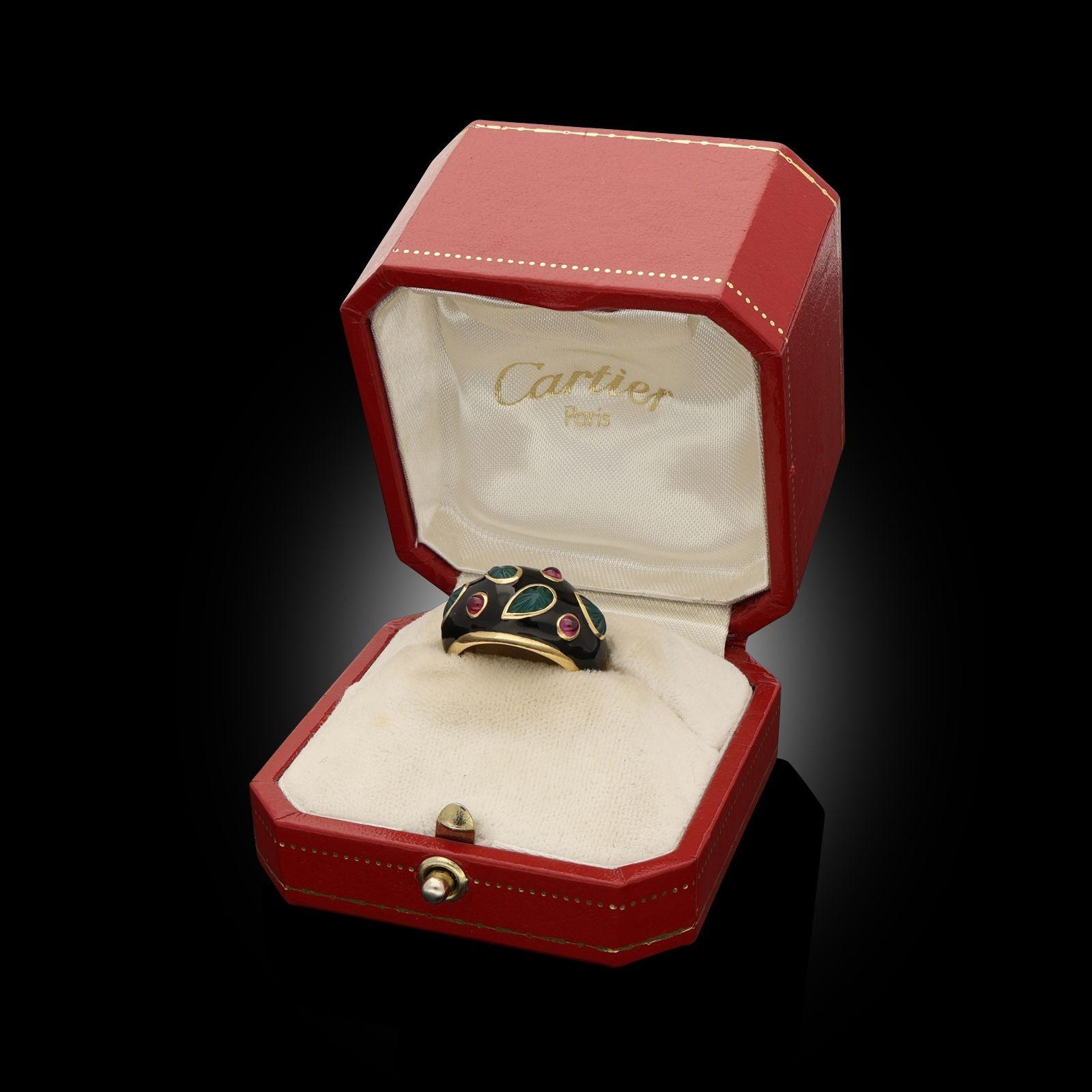 Cartier Carved Chrysoprase Ruby And Black Lacquered 18ct Yellow Gold Ring 1991 In Good Condition For Sale In London, GB