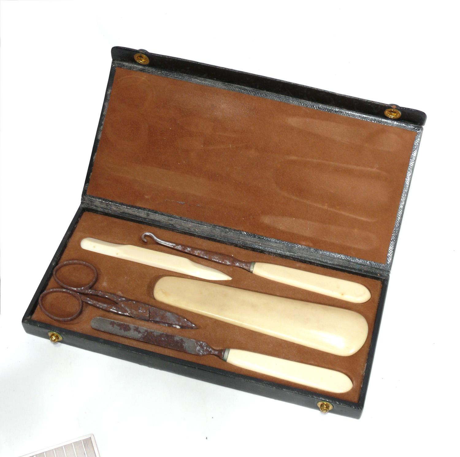 Mid-20th Century Cartier Neccessaire Travel Case, circa 1930s