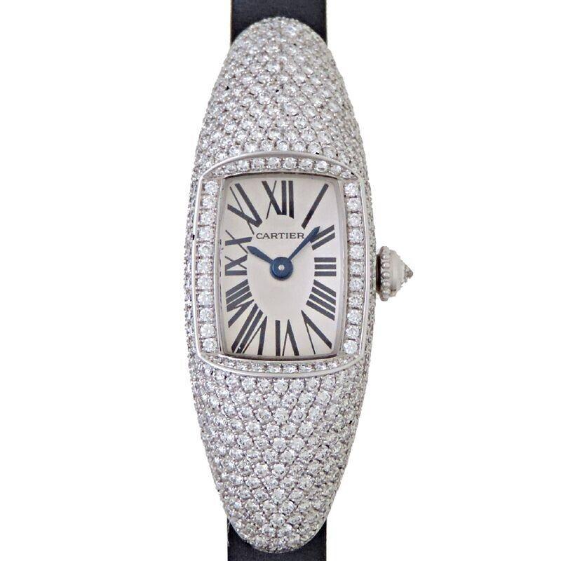 Cartier Casque Collection Diamond Set White Gold 18K Wristwatch.
Signed Cartier, numbered and marked.
White gold 18K box set with brilliant-cut diamonds, silver sunburst-patterned dial, 12 Roman numerals, dark gray brushed canvas strap, white gold