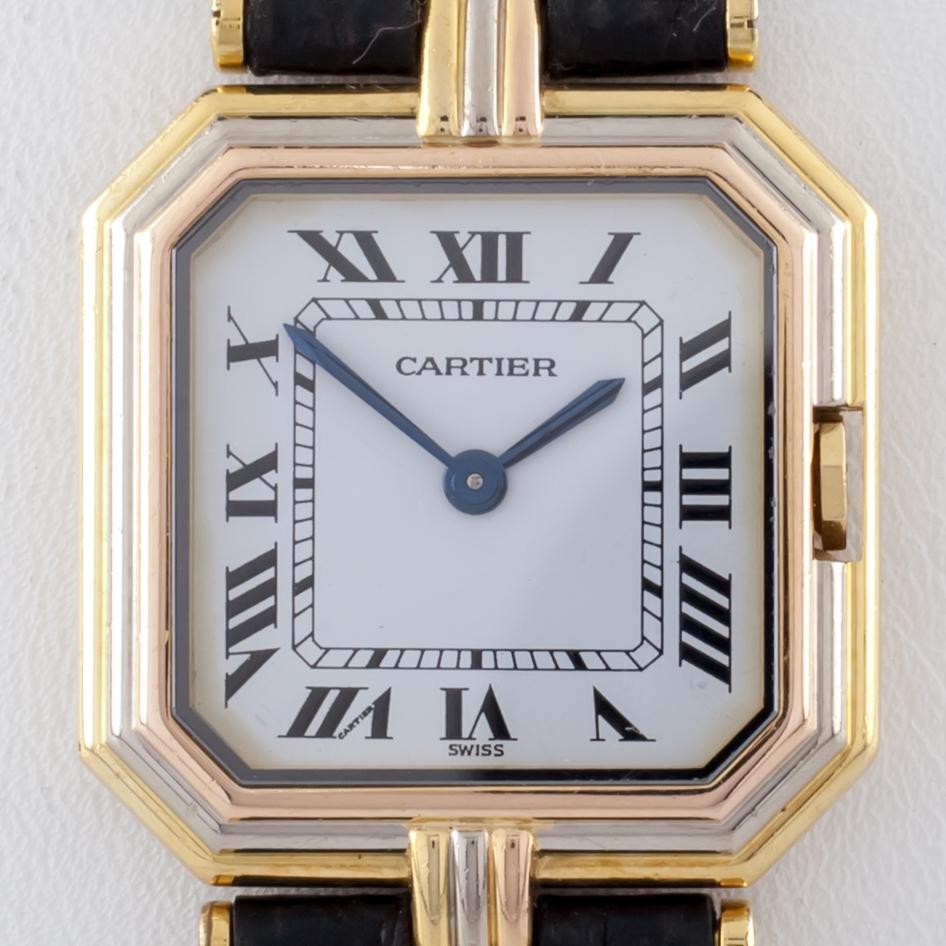Movement #81
Case #81451072
18k Tri-Gold Square Case w/ Beveled Edges
26 mm Long
26 mm Wide
Lug-to-Lug Distance = 34 mm
Lug-to-Lug Width = 16 mm
Thickness = 5 mm
White Dial w/ Black Roman Numerals and Cobalt Blue Hands (M + H)
20 mm Wide
20 mm