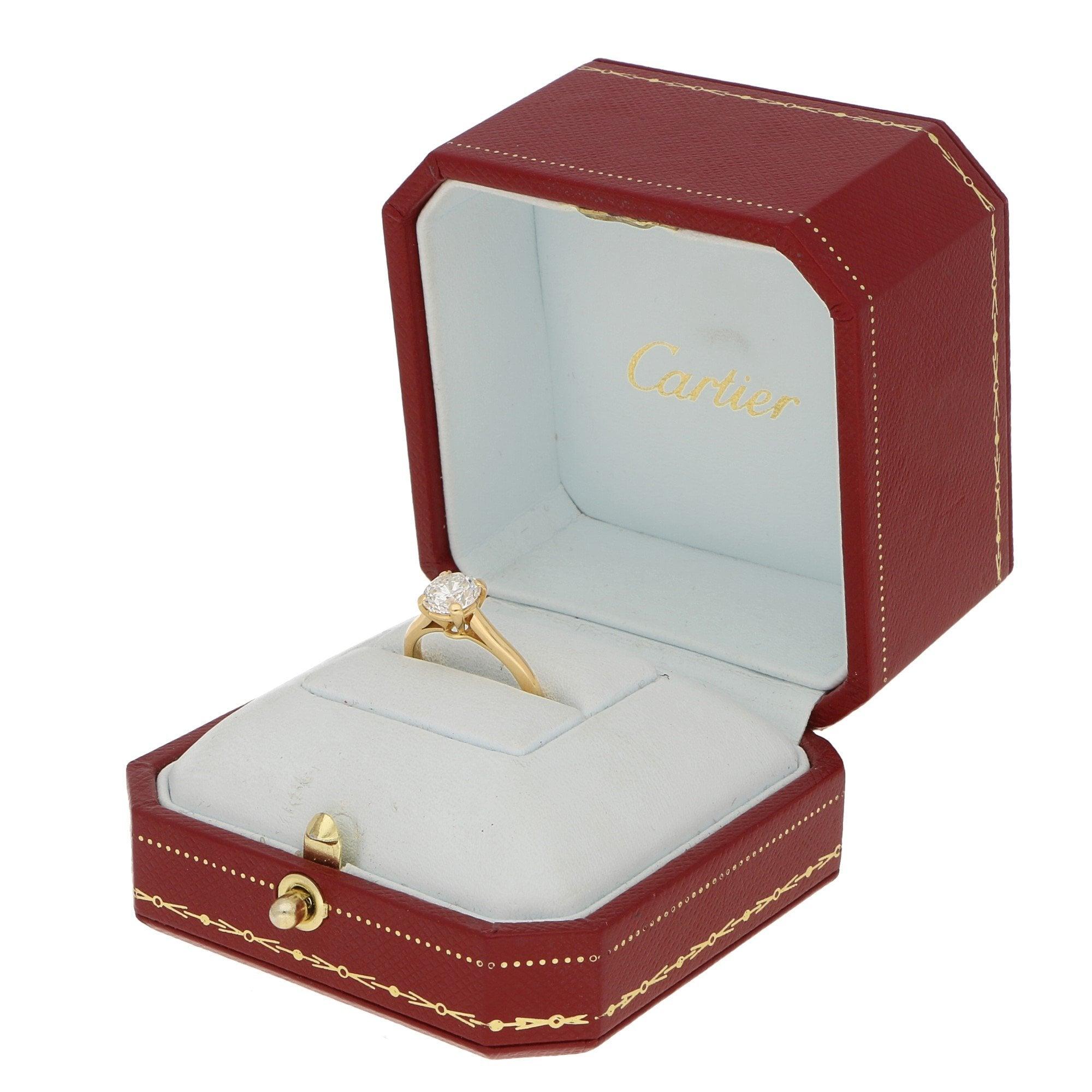 Women's or Men's Cartier Certified 1.25 Carat Solitaire Engagement Ring Set in 18 Karat Gold