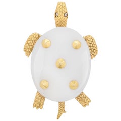 Cartier Broche tortue en calcédoine et diamants