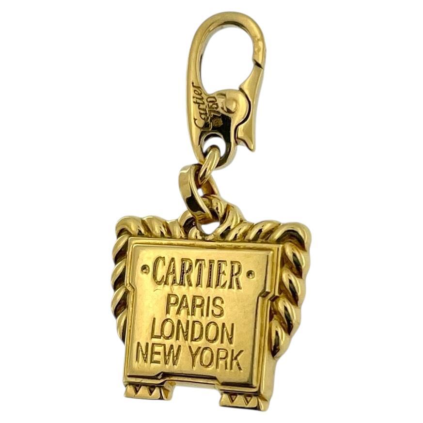 Cartier Charm-Anhänger 18 Karat Gelbgold Paris London New York im Angebot