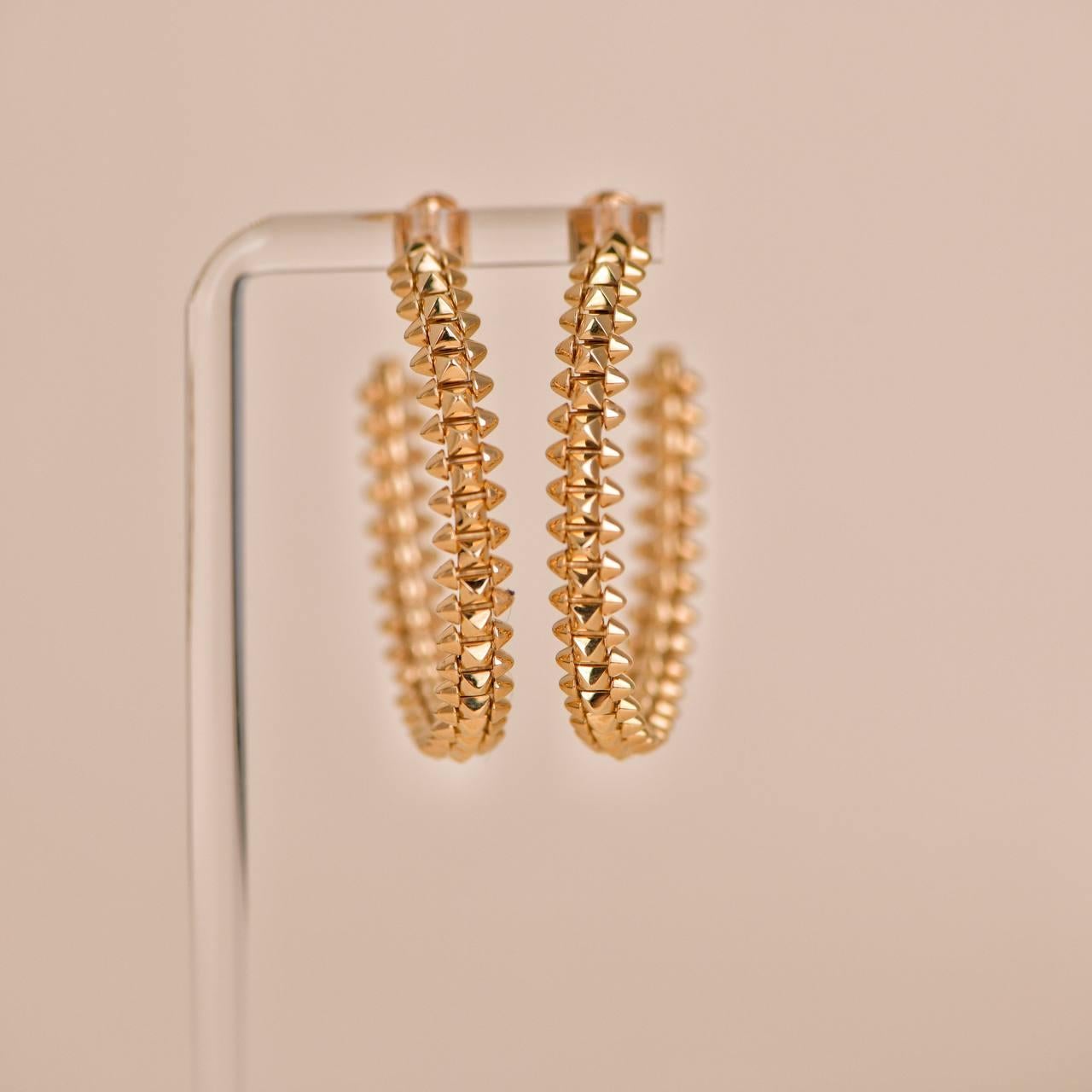 Women's or Men's Cartier Clash De Cartier Hoop Rose Gold Earrings Small Model For Sale