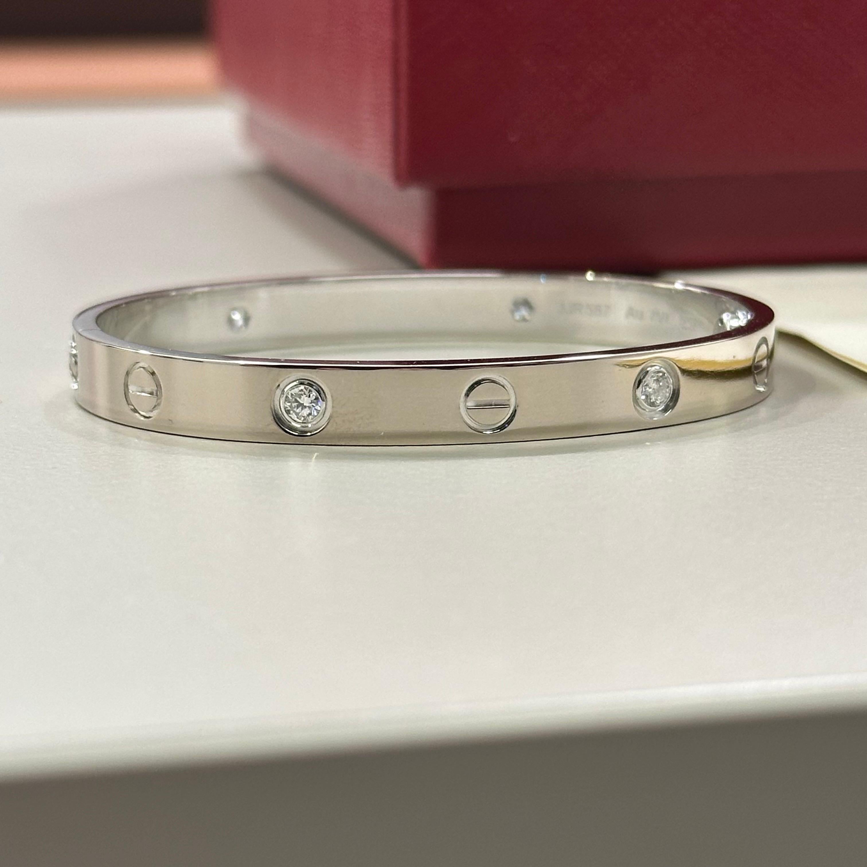 Cartier Bracciale classico dell'amore con quattro diamanti in oro bianco misura 16 in vendita 1