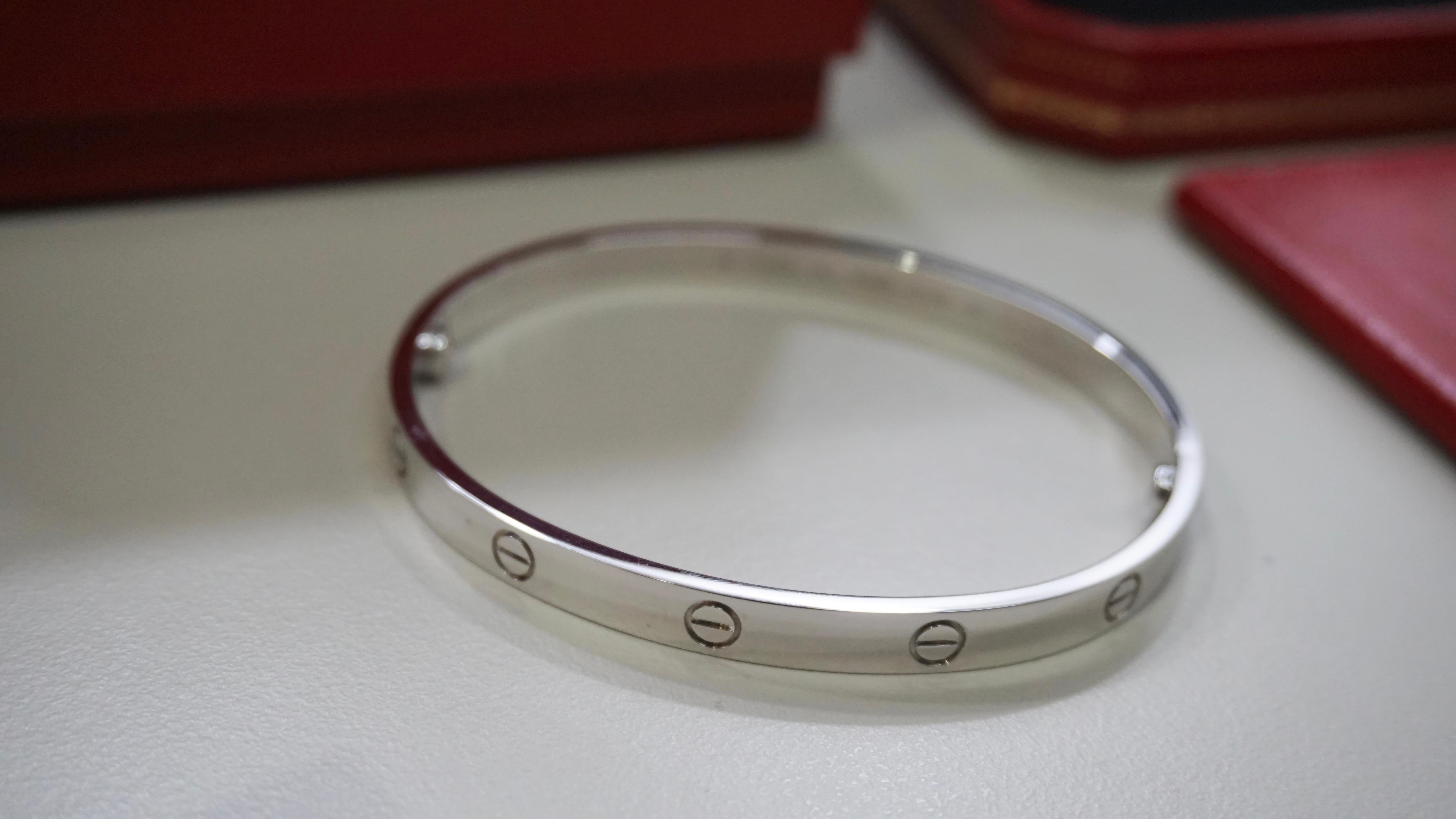 Cartier Bracciale classico dell'amore in oro bianco misura 20 con scatola e documenti B6067620 in vendita 4