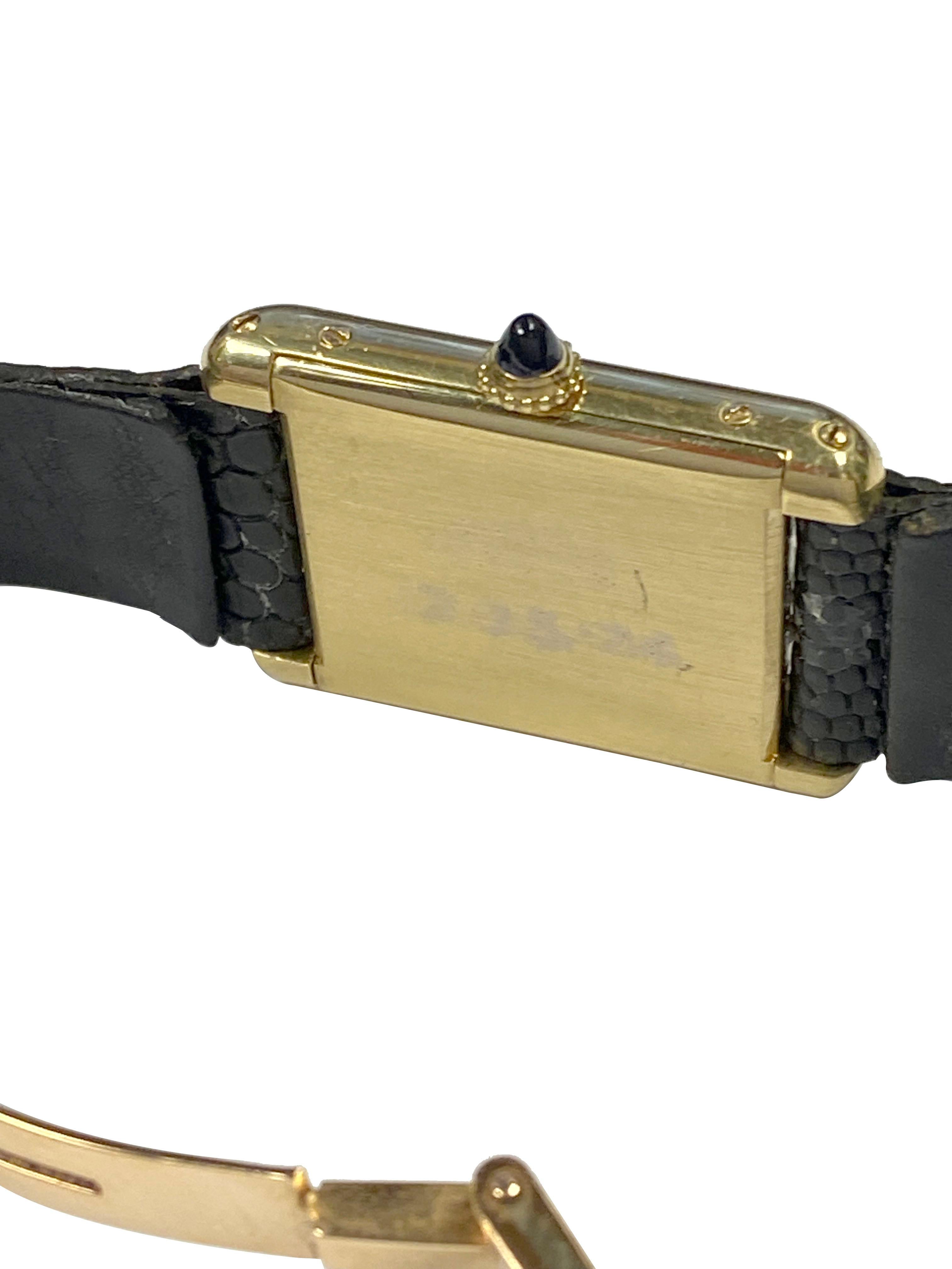 Cartier Klassische Herrenarmbanduhr Tank Vintage 1970 Gelbgold Handaufzug im Zustand „Hervorragend“ in Chicago, IL