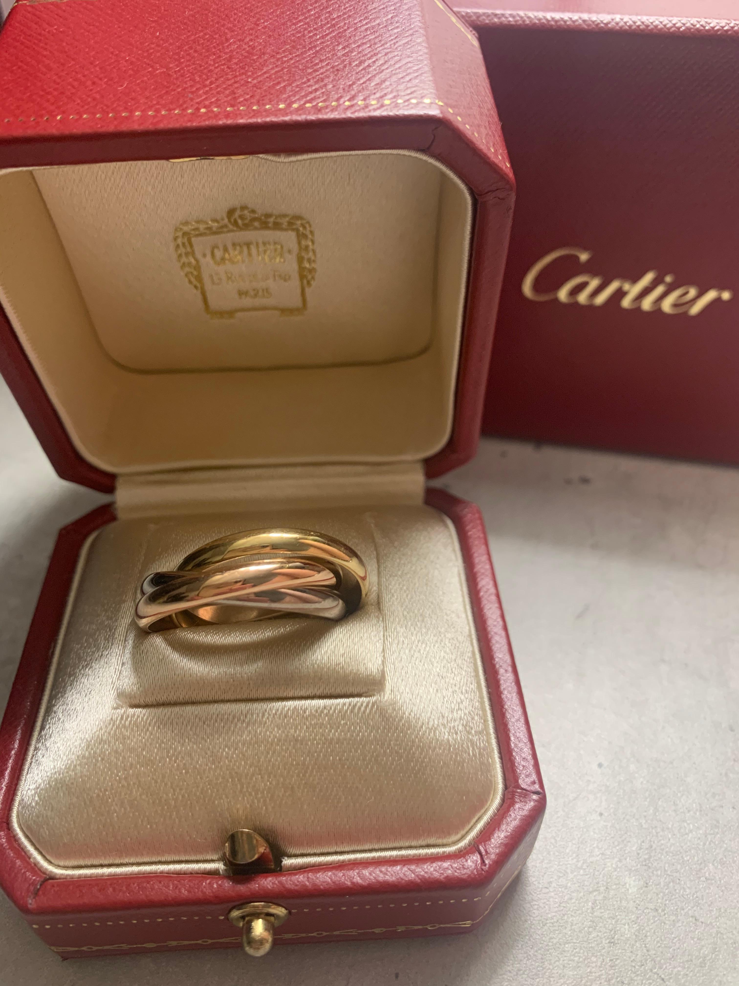 Contemporary Cartier Classic Trinity 18 Karat 3 Gold Men's Ring