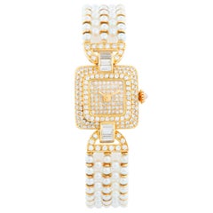 Cartier Classique Damenuhr mit Perlen und Diamanten