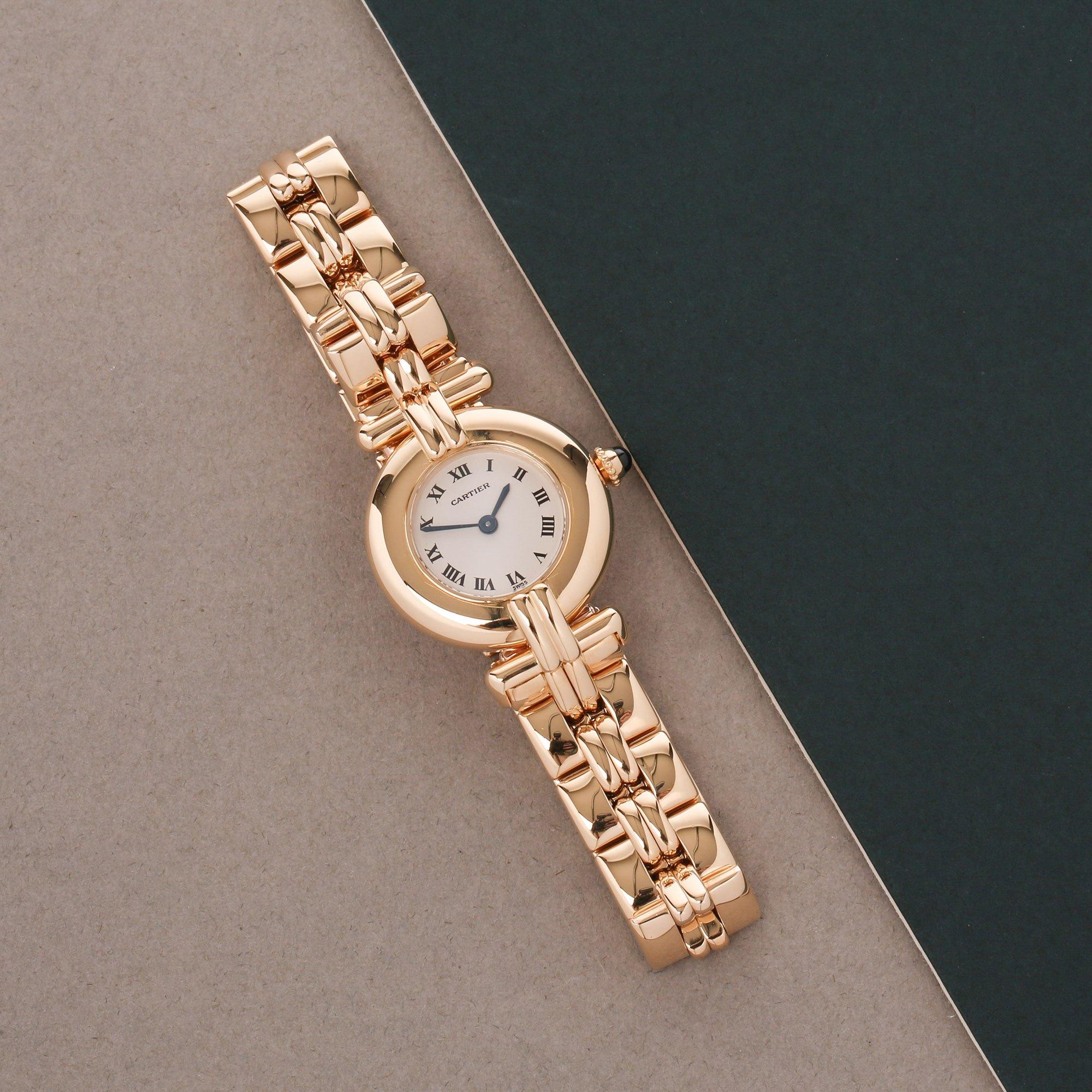 Référence Xupes : W007528
Fabricant : Cartier
Modèle : Colisée
Variante du modèle : 0
Numéro de modèle : 1980
Âge : 1990
Sexe : Dames
Complète avec : Boîte Cartier & Livret
Cadran : Roman blanc
Verre : Cristal saphir
Taille du boîtier :
