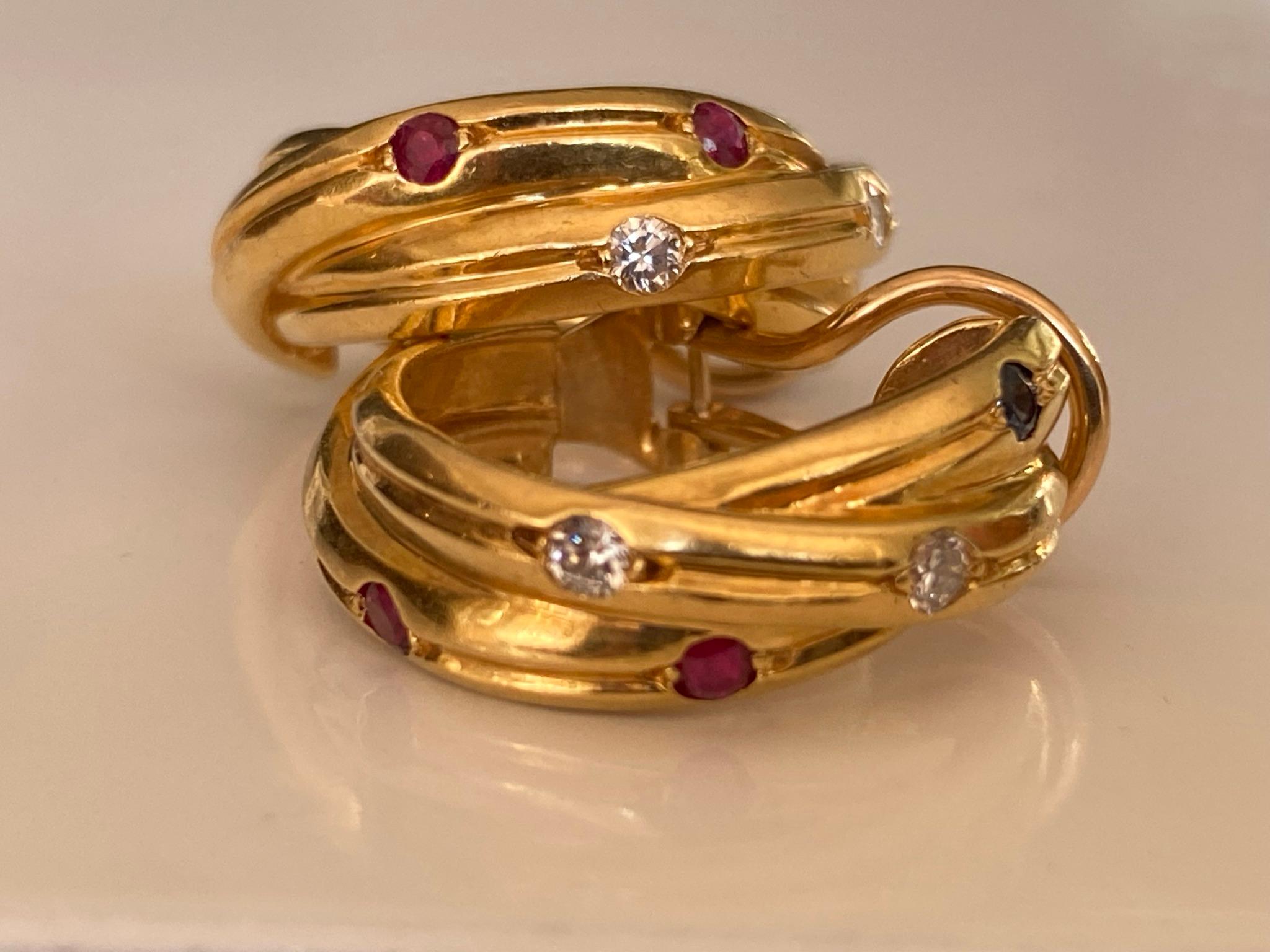 Cartier Constellation Ohrringe aus 18 Karat Gelbgold, Rubin, Saphir und Diamant im Angebot 8