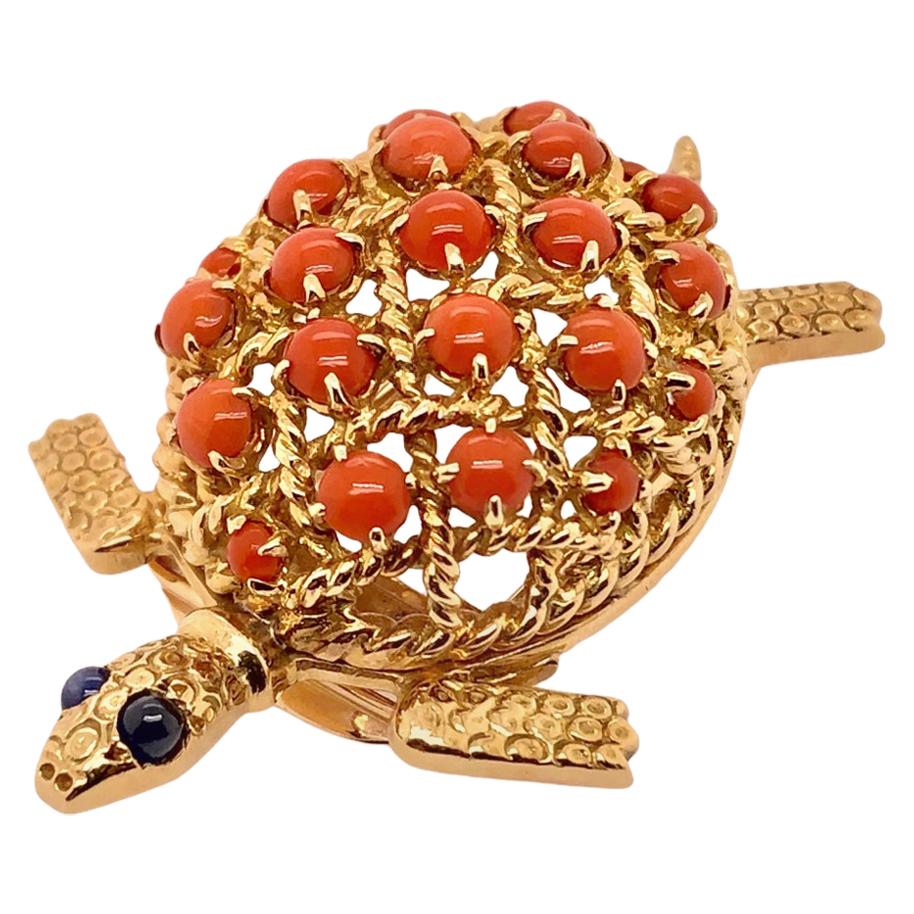 Cartier Coral Sapphire Turtle Pin Brooch in 18 Karat Yellow Gold, circa 1960 For Sale