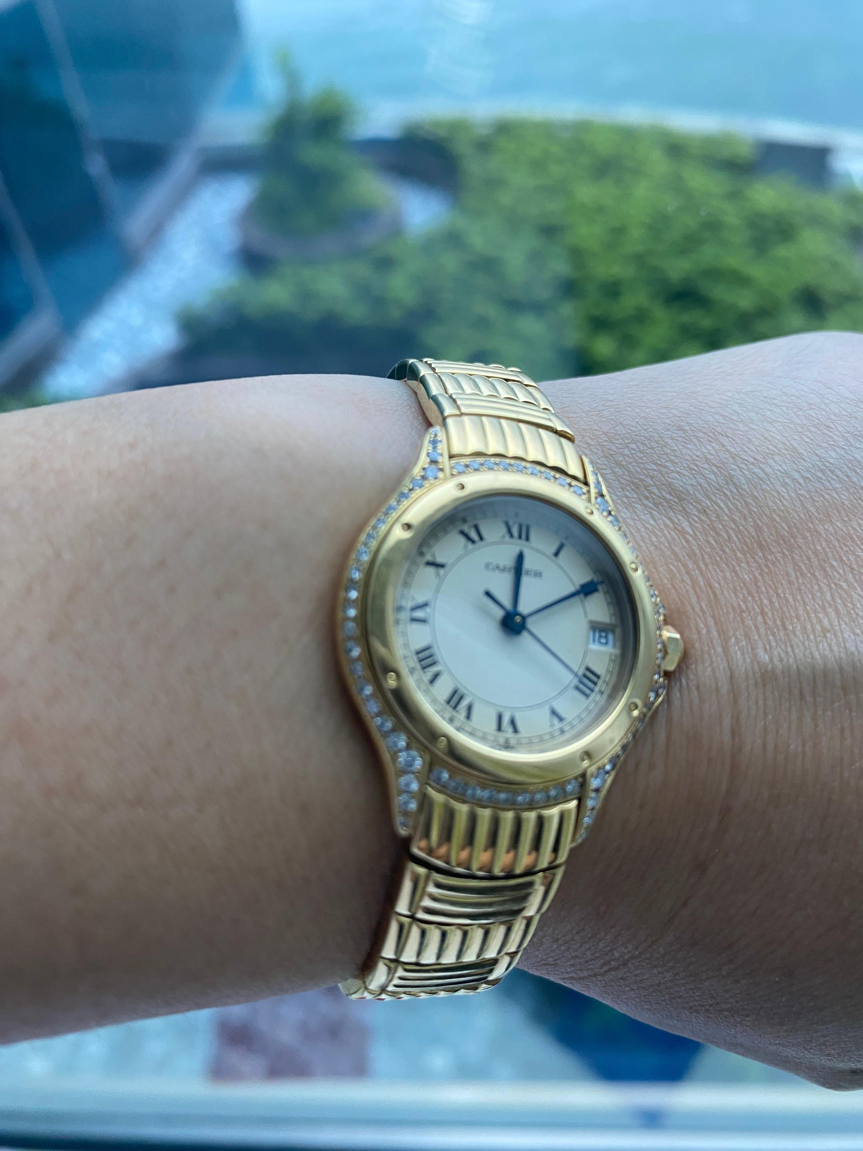 Reloj de pulsera Cartier Cougar A amarillo y engastado con diamantes con brazalete en venta 5