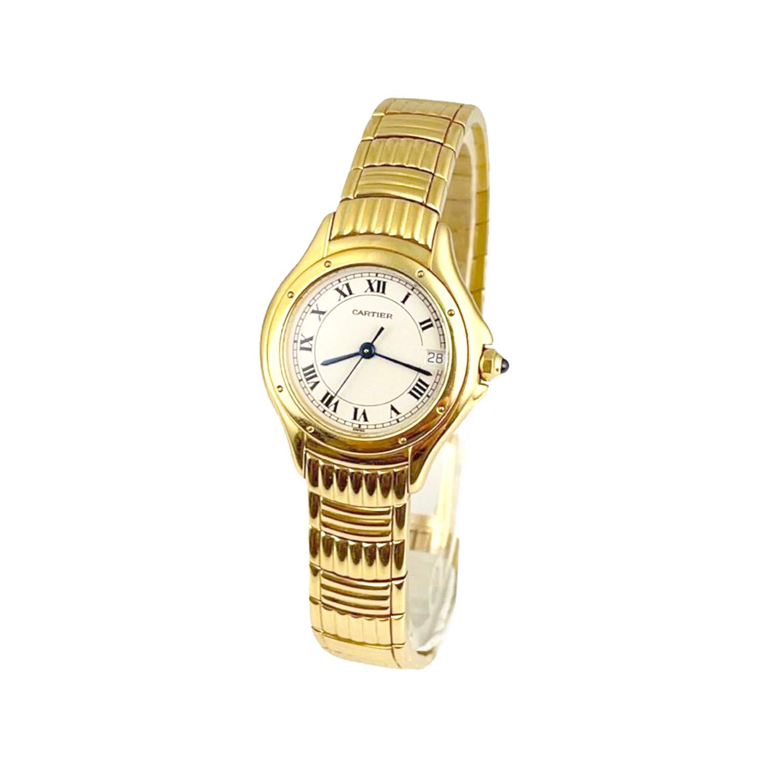Die Vintage Cartier Cougar Date mit dem klassischen weißen Zifferblatt mit römischen Ziffern. Diese Uhr ist in ausgezeichnetem Zustand.

Marke: Cartier

Modell: Cougar

Bez.: 11701

Metall: Gelbgold

Metallreinheit: 18k

Uhrwerk: Quarz

Größe des