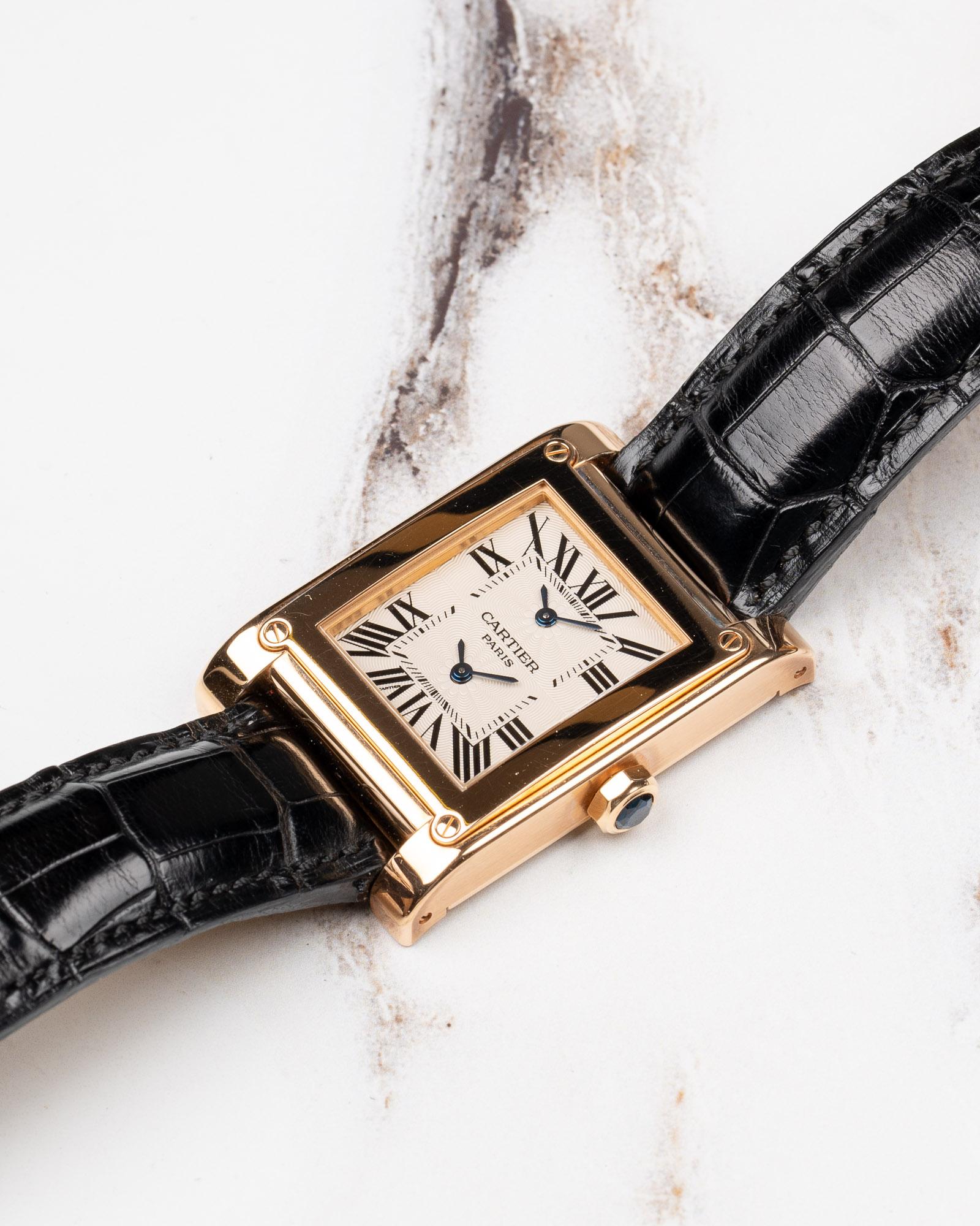 Cartier CPCP Tank à Vis 2594 Dual Time 18K RG 2000s im Zustand „Gut“ im Angebot in SYDNEY, AU