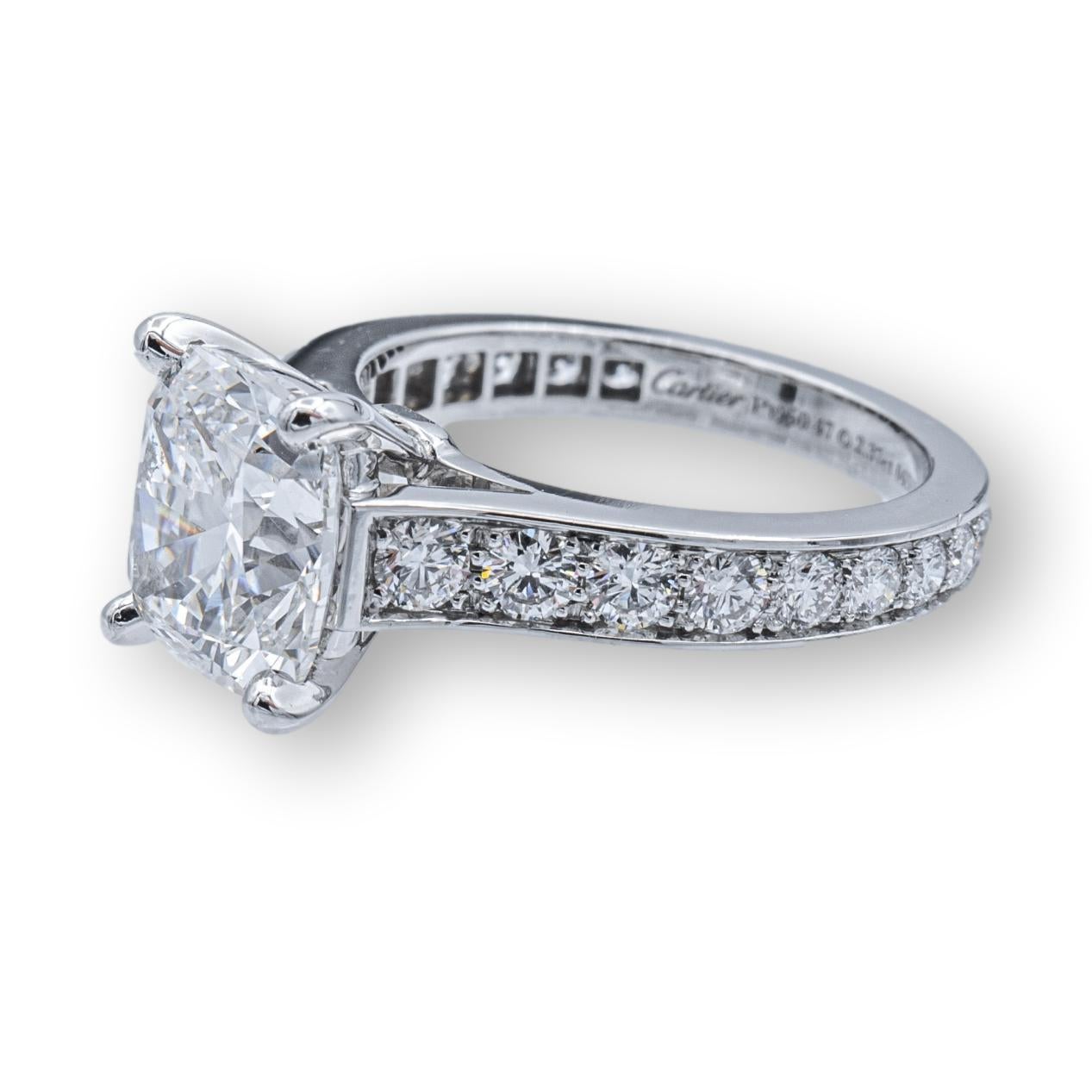 Cartier Verlobungsring aus Platin mit Diamant im Kissenschliff, 2,37 Karat FVS1 Damen