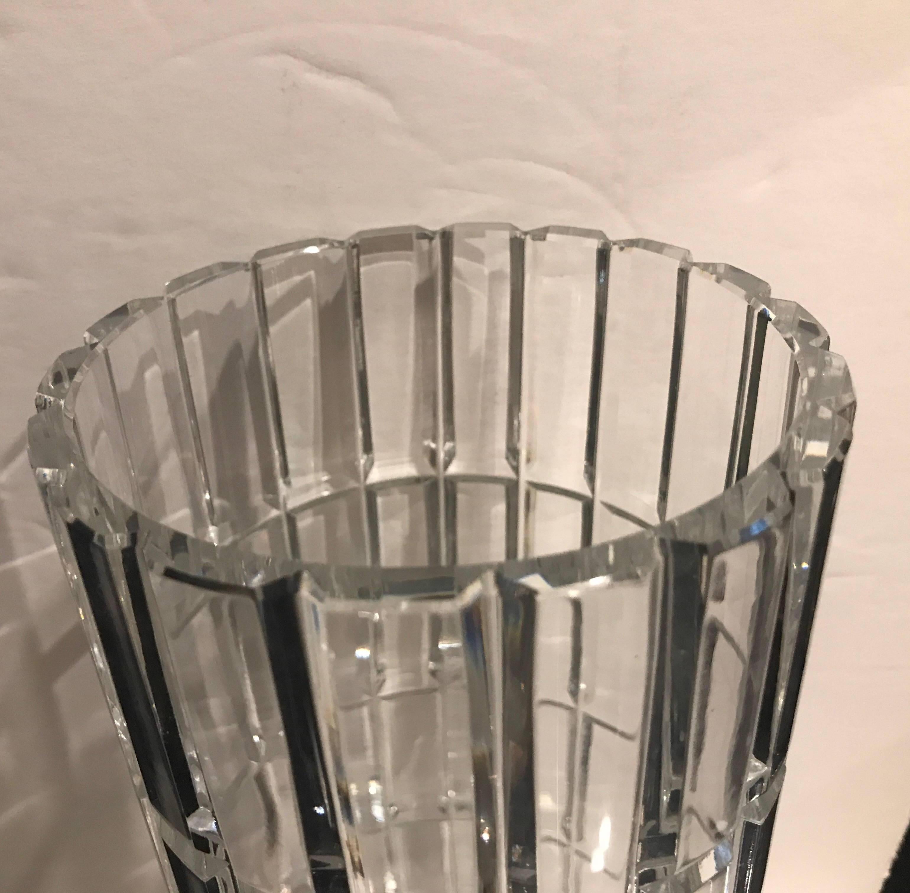 Vase cylindrique en cristal Cartier Excellent état à Lambertville, NJ