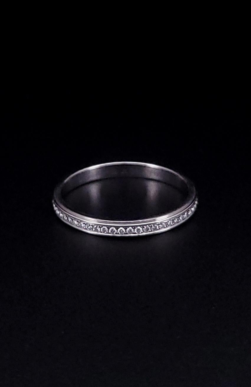 Alianza Cartier D'Amour 2,3 mm Platino Diamante Corte redondo en venta