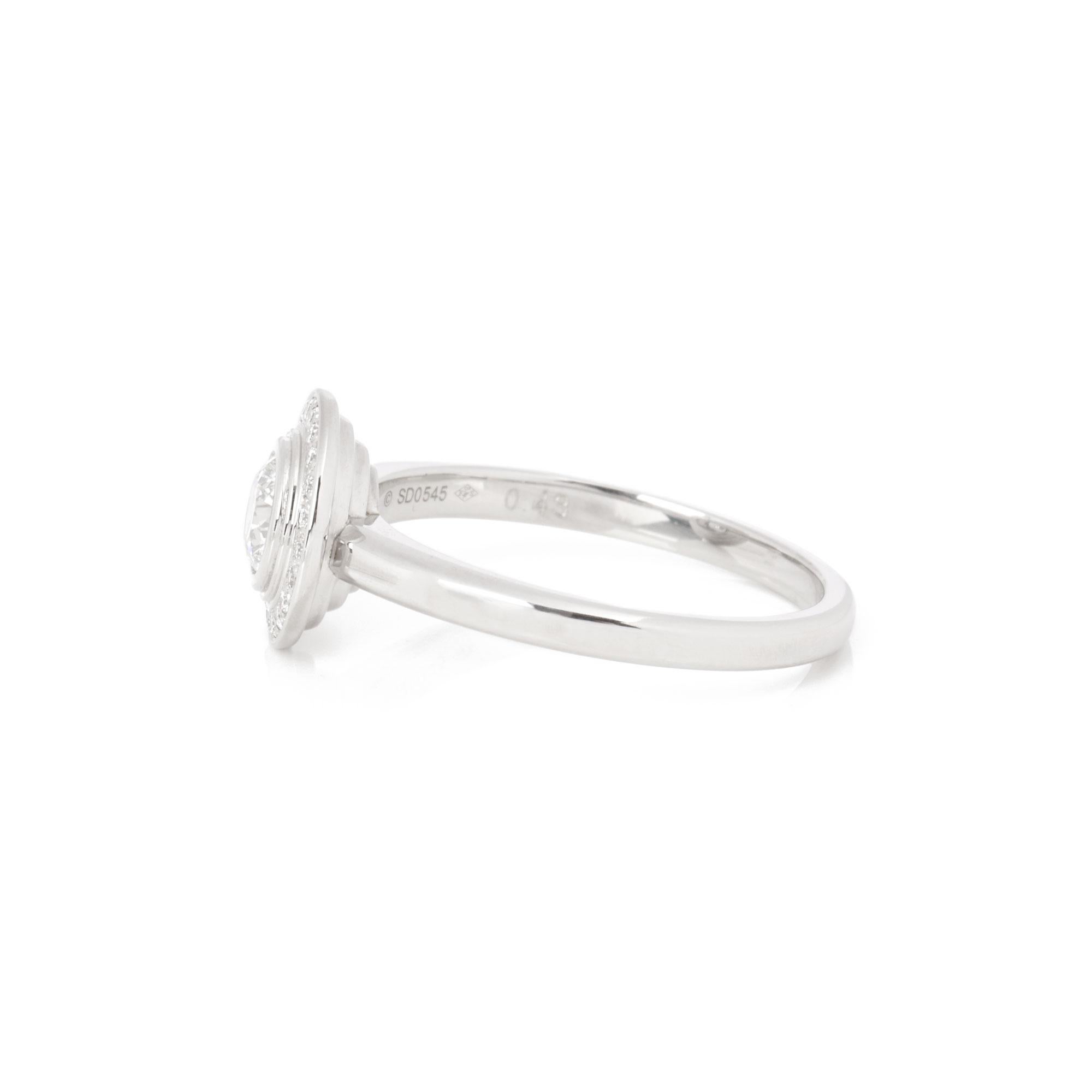 Contemporain Cartier Bague d'amour en platine avec halo de diamants en vente