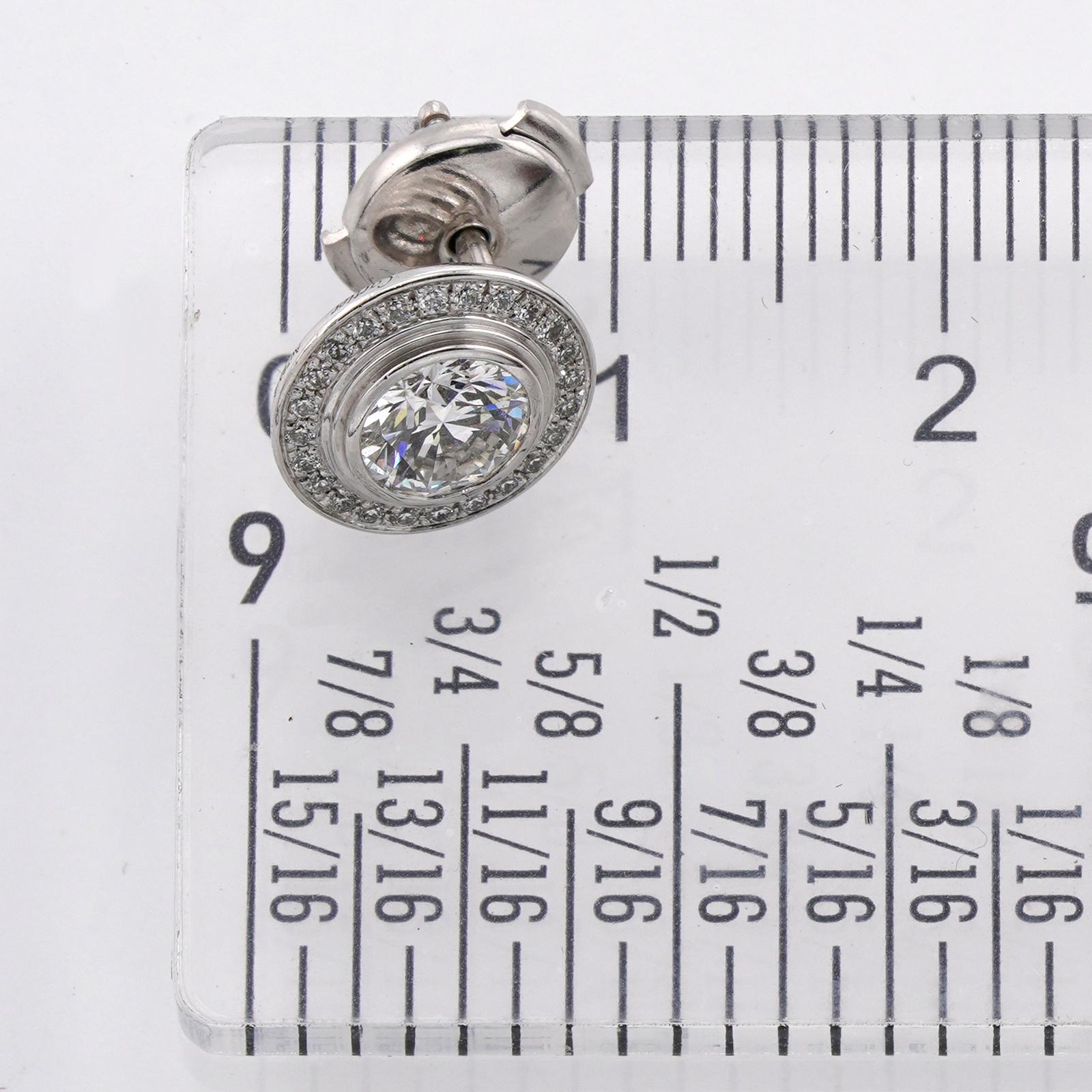 Orecchini Cartier d'Amour con diamanti Pave in oro bianco in vendita 2