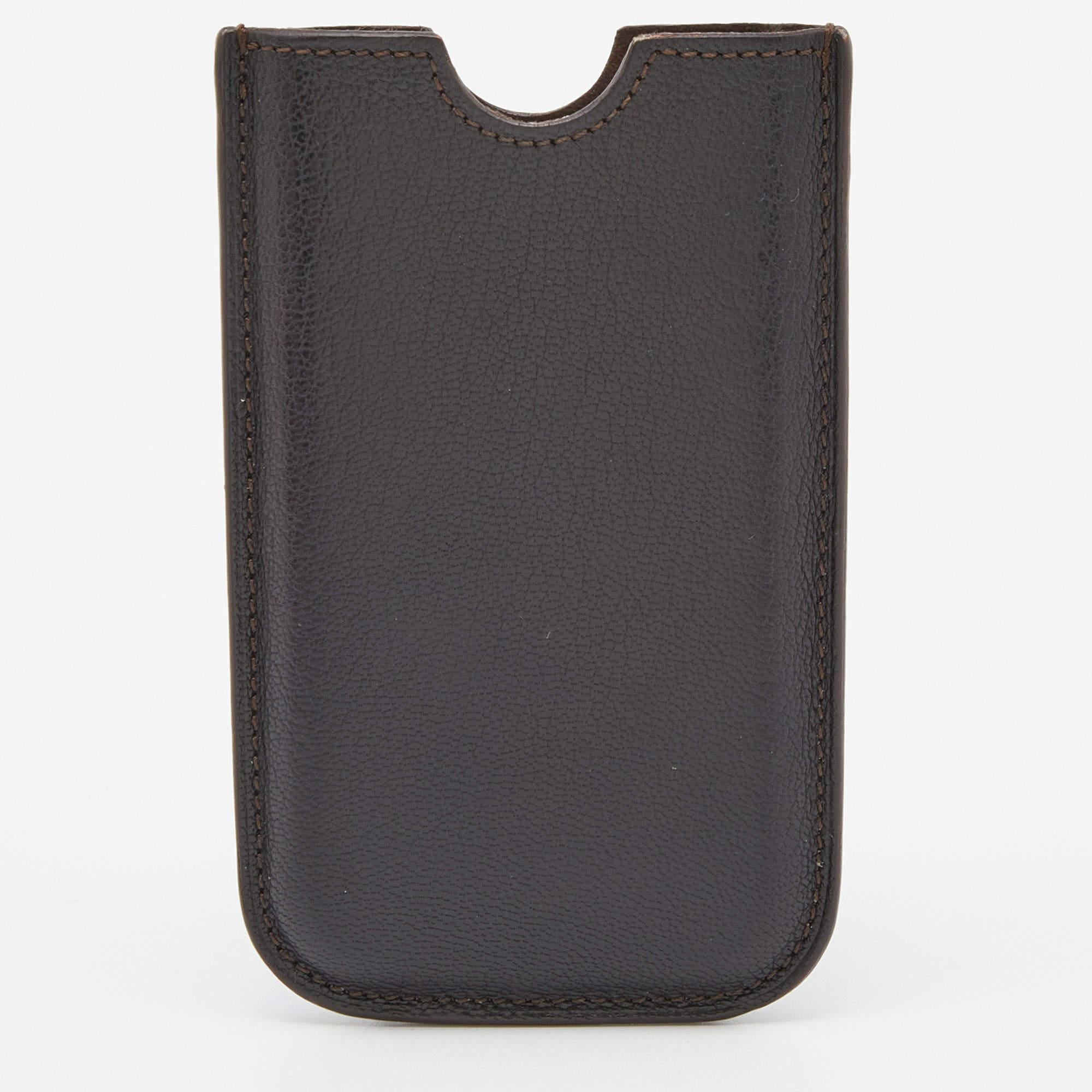 Etui de téléphone en cuir Brown foncé de Cartier Bon état à Dubai, Al Qouz 2