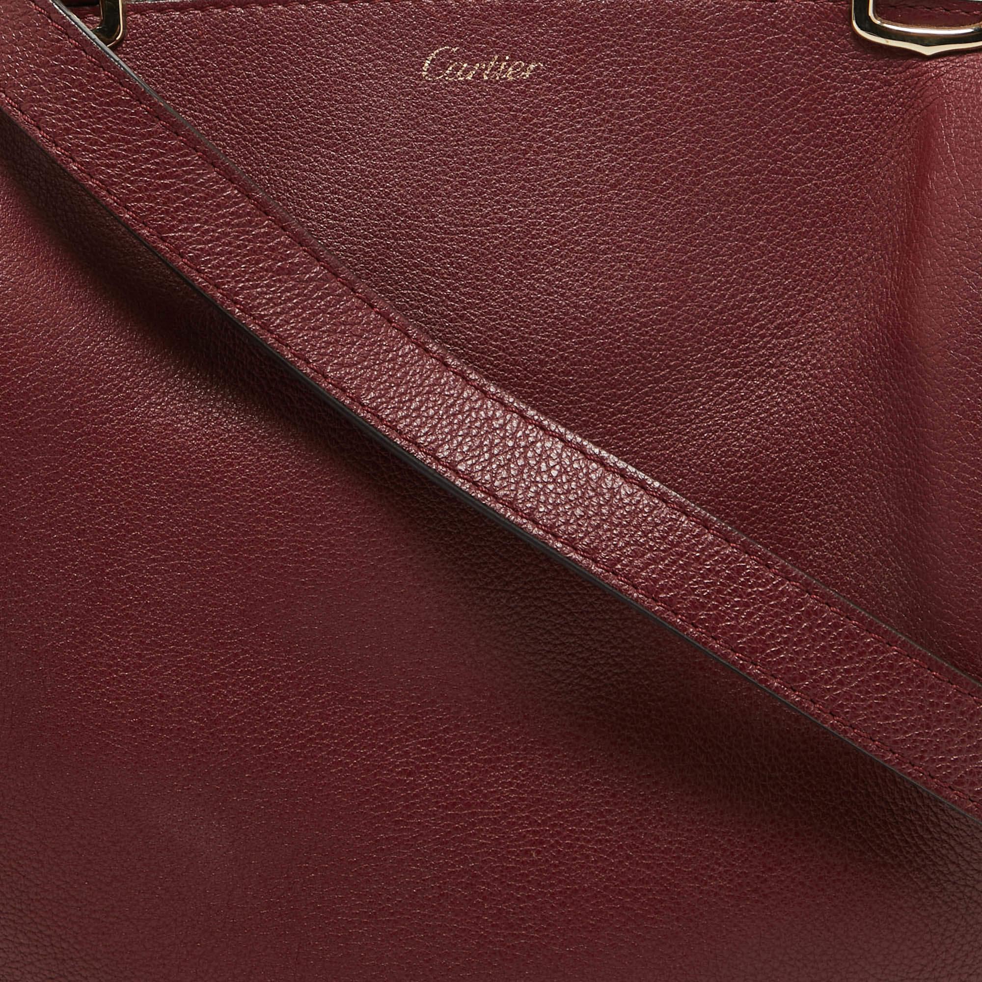 Cartier Dunkelrote kleine C de Cartier Umhängetasche aus Leder im Angebot 2