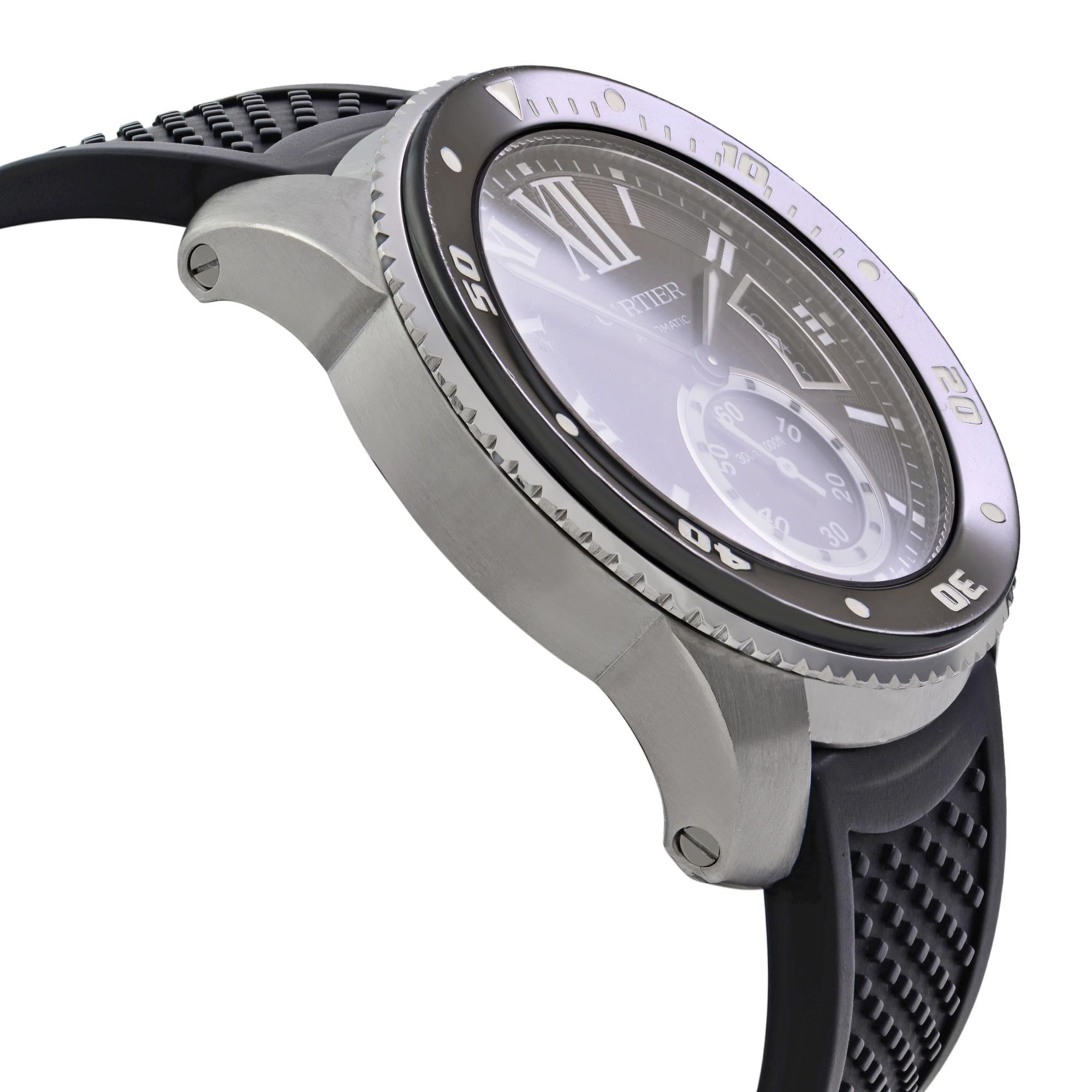 Cartier De Calibre Steel Rubber Black Roman Dial Automatic Men’s Watch W7100056 In Good Condition In New York, NY