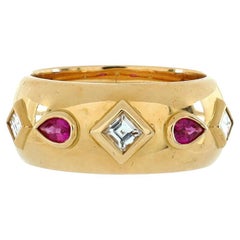 Cartier Decorative Ring 18k Yellow Gold with Diamonds and Rubies