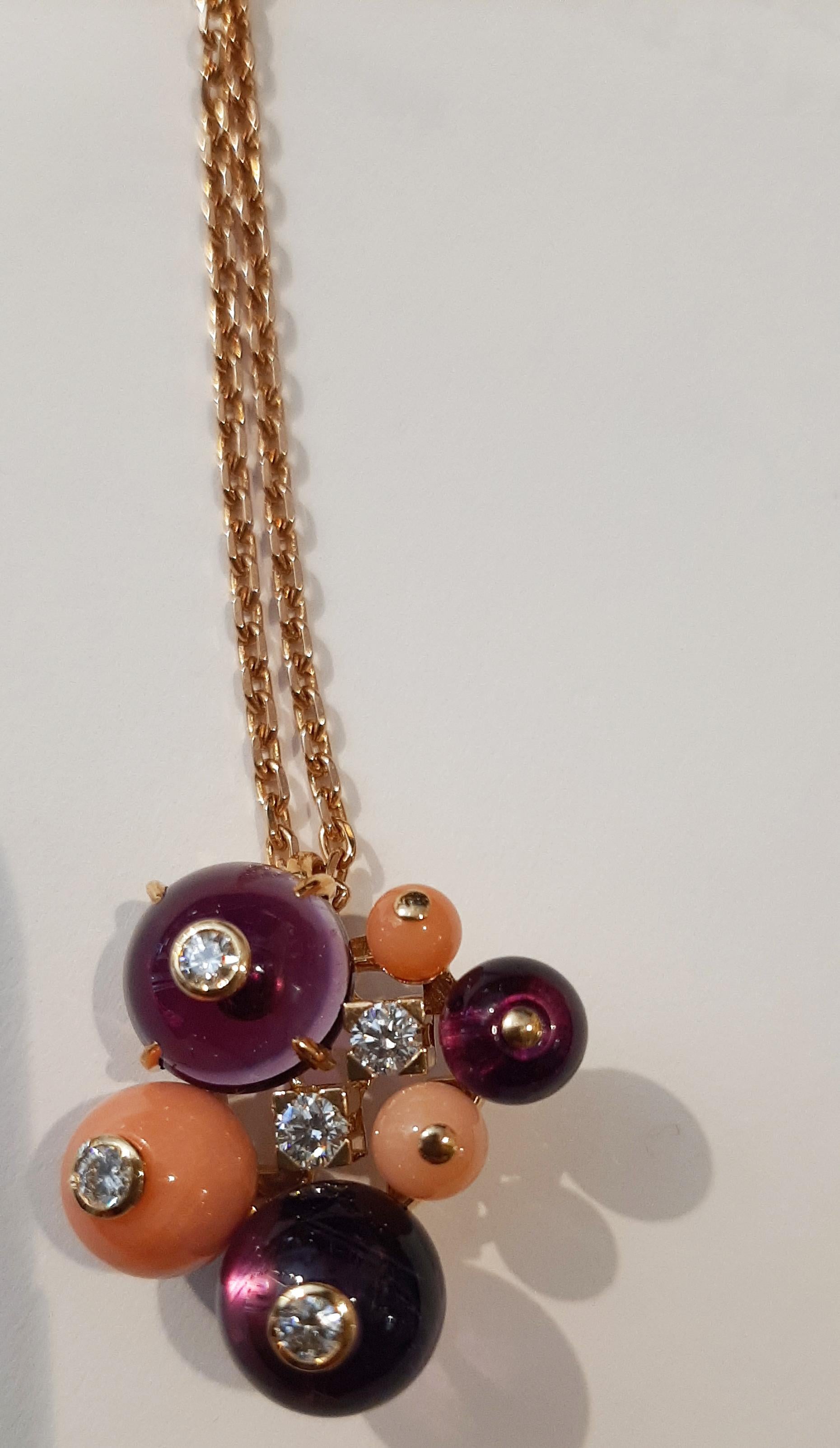 This delightfully darling 18k Rose Gold necklace comes from the 