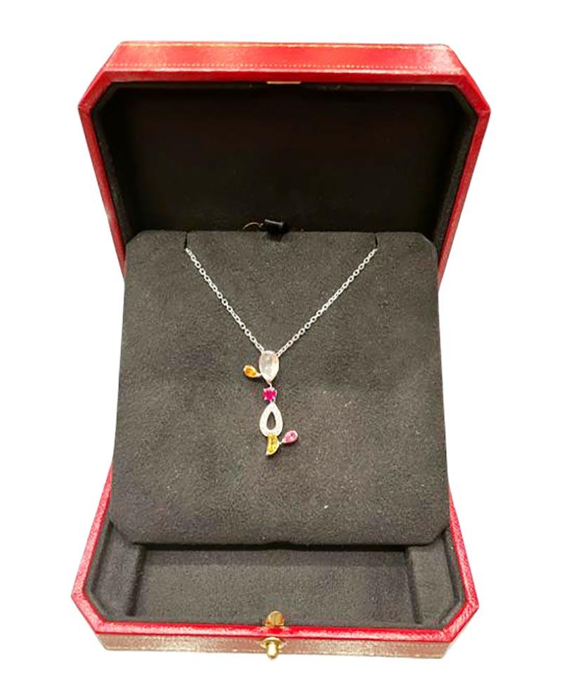 Stil:  Delices de Sorbet-Anhänger-Halskette

Metall: Weißgold

Metallreinheit: 18k 

Gesamtgewicht des Artikels (Gramm): 8,1 Gramm

Länge der Halskette: 16 Zoll

Edelsteine: Diamanten im Brillantschliff, Rubin, Rosenquarz, rosa Turmalin, gelber