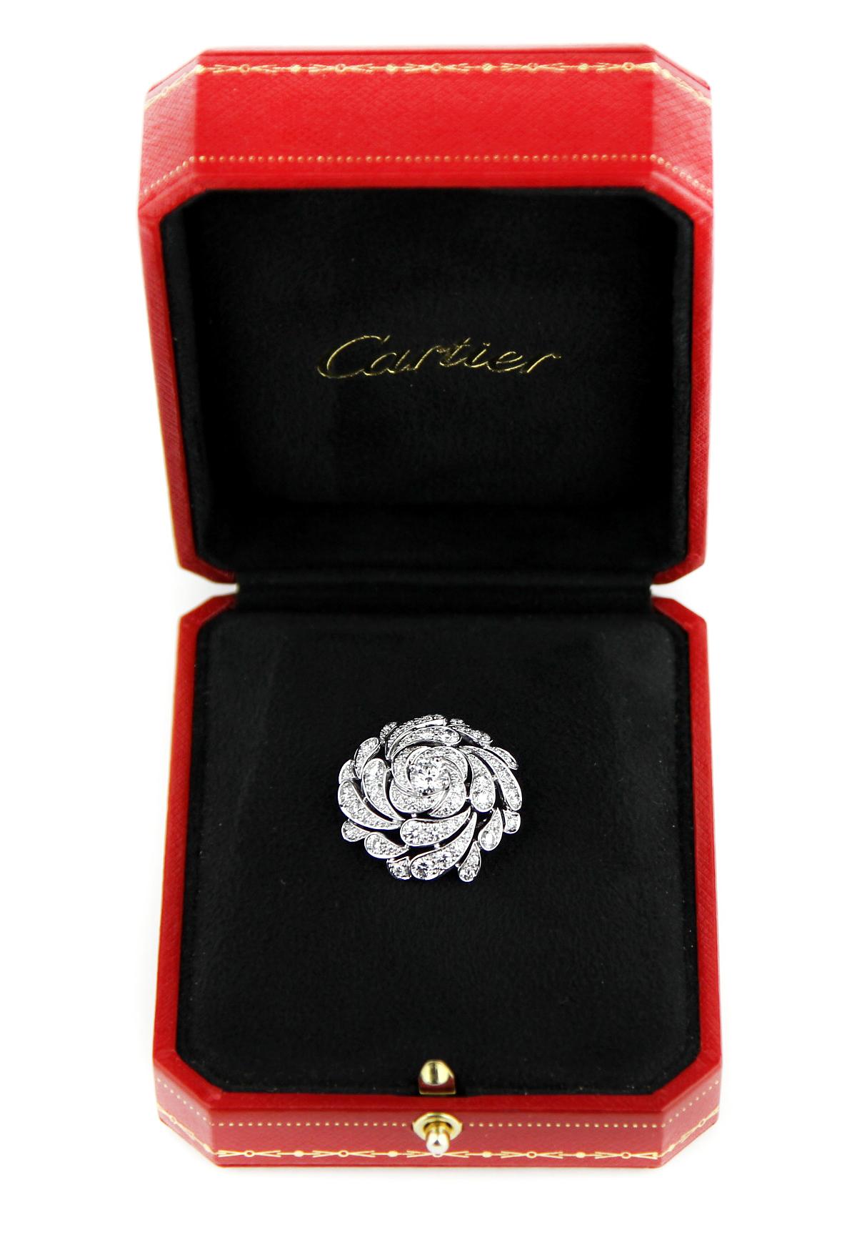 Cartier Designer Flora and Fauna, Platinum Diamond ‘Flower-head’ Brooch/Pendant In Excellent Condition In London, GB