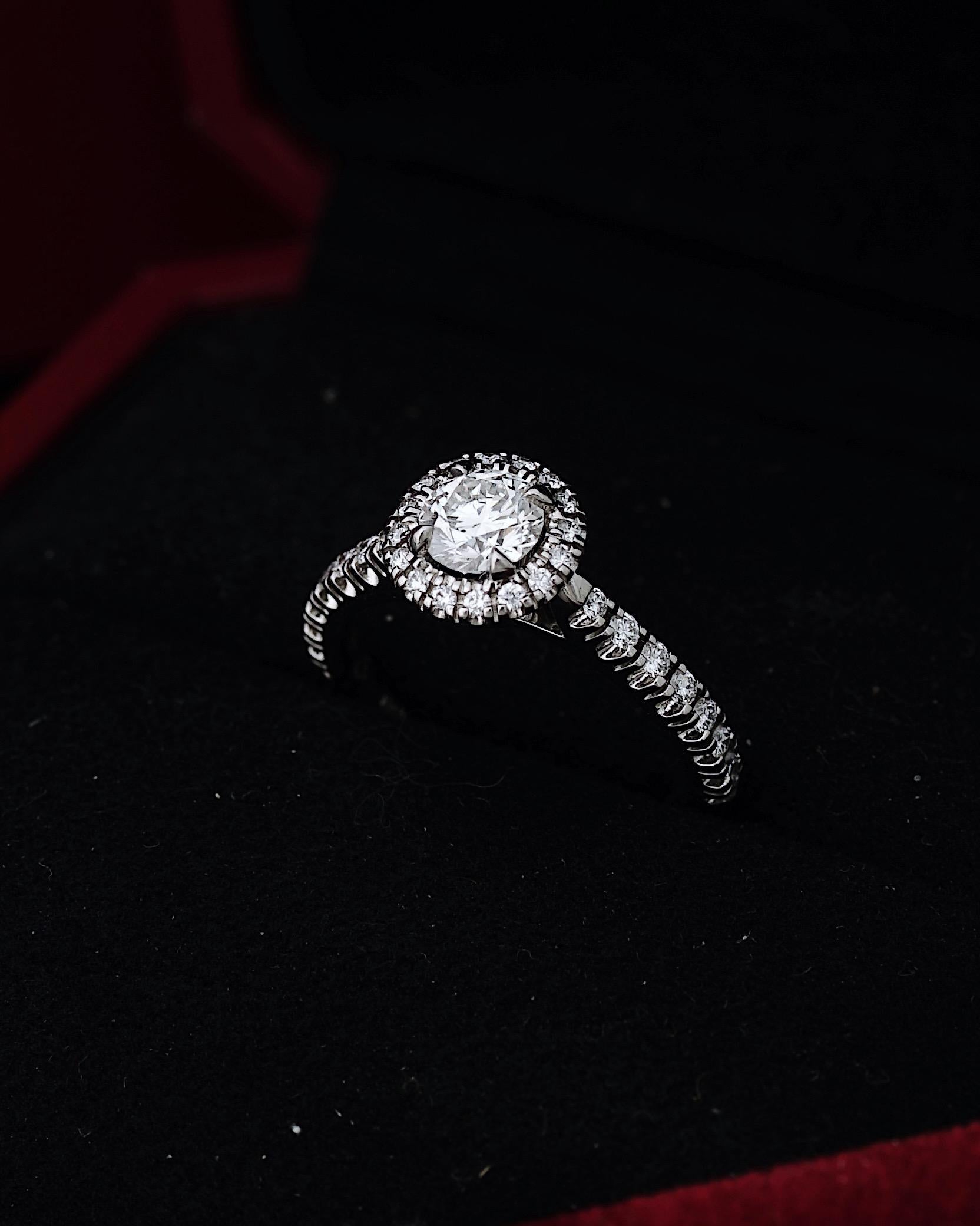 Cartier, Anillo de diamantes Desitnee Solitario talla redonda GIA 0,42 quilates G/VS1 Corte redondo