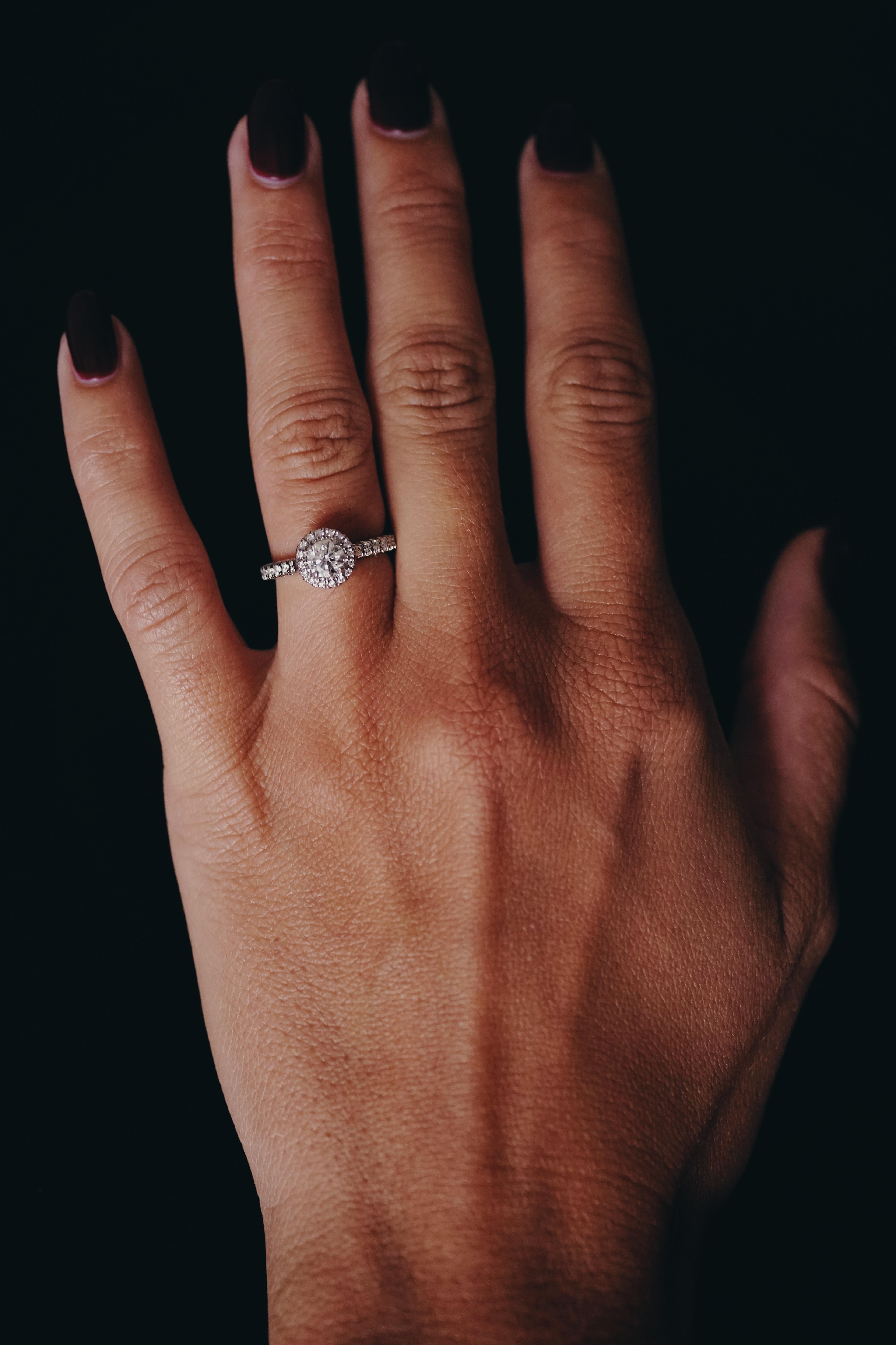 Cartier, Anillo de diamantes Desitnee Solitario talla redonda GIA 0,42 quilates G/VS1 Contemporáneo