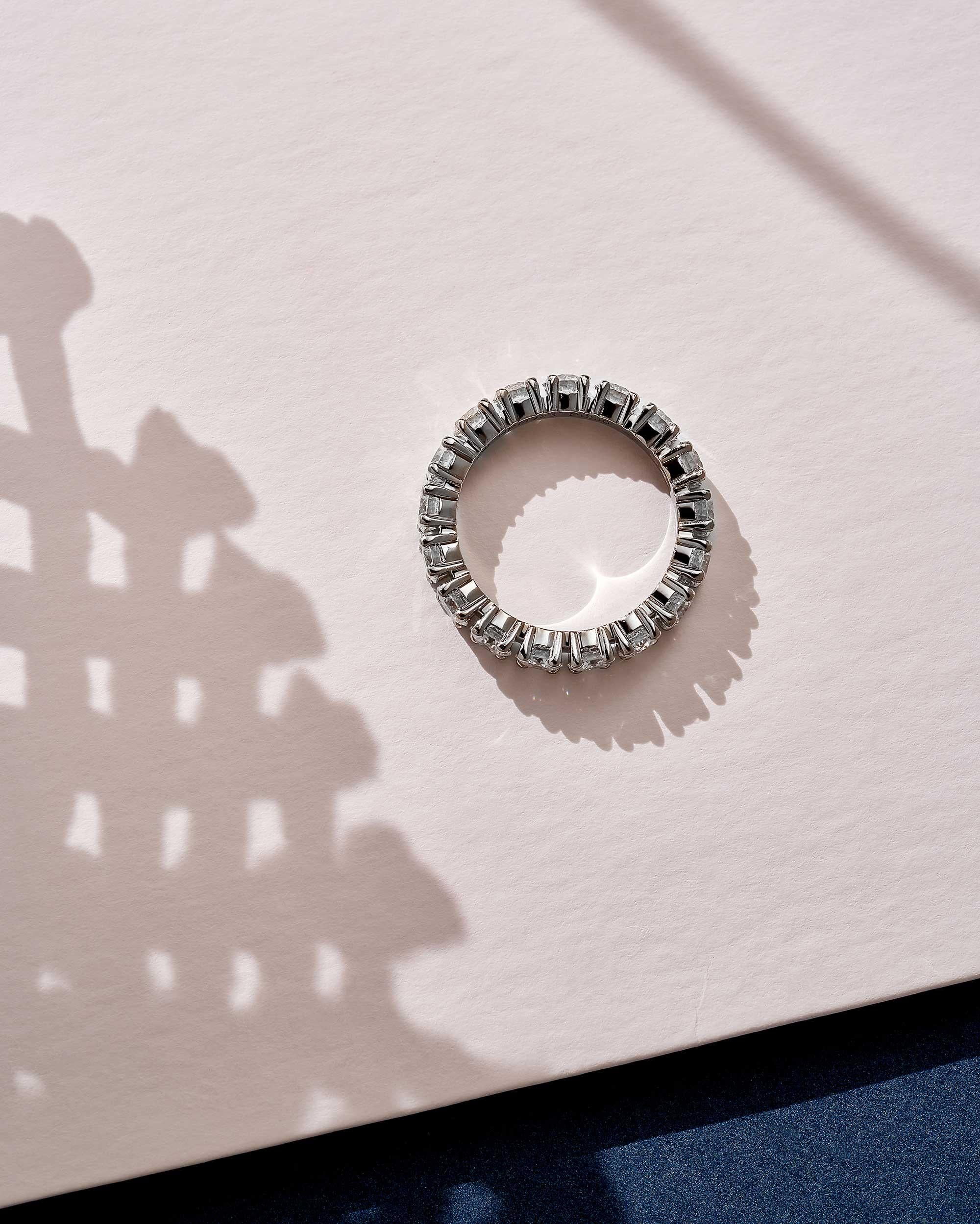 Contemporary Cartier Destinée 2.56 Carat Diamond Memory Ring in Platinum For Sale