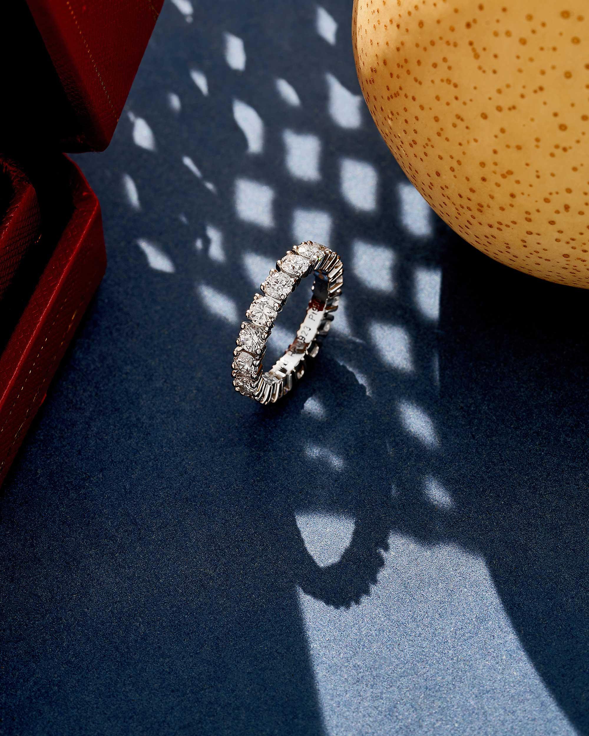 Cartier Destinée 2.56 Carat Diamond Memory Ring in Platinum For Sale 1