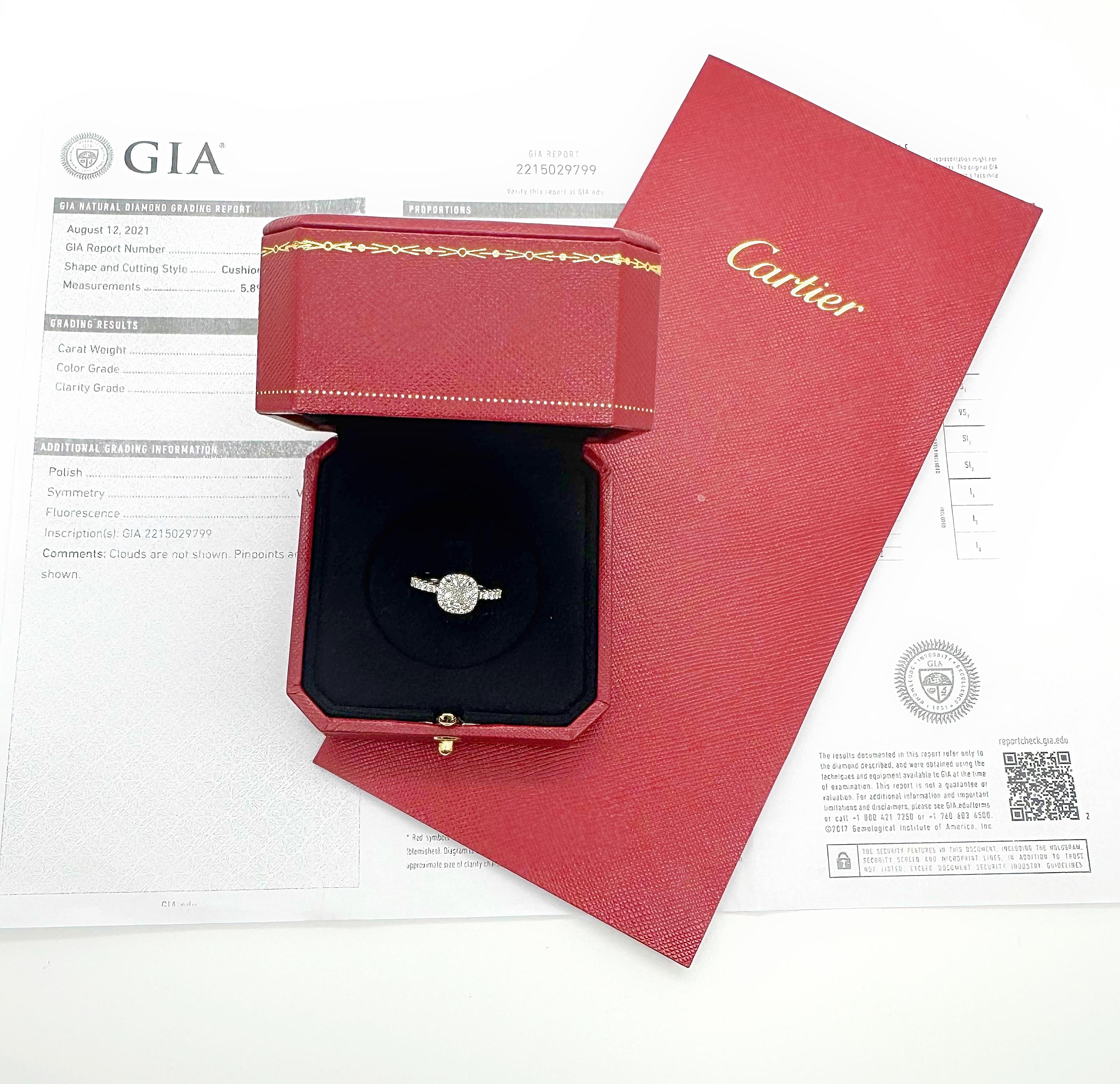 Cartier Destinee Cushion Diamant Verlobungsring
Stil:  Halo mit Diamant auf halber Höhe des Schaftes
Referenznummer:  N4746100
Zertifizierung:  GIA 2215029799
Metall:  Pt 950 Platin
Größe:  6,25 ansehnlich
Abmessungen:  2 mm 
TCW:  ~ 1,45