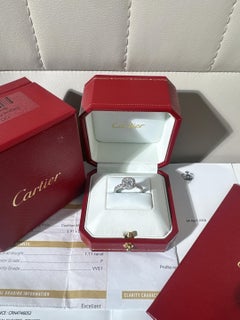 Cartier Destinee PT950 Platin-Ring mit einem Diamanten im Kissenschliff (1 Karat) und Halo-Fassung