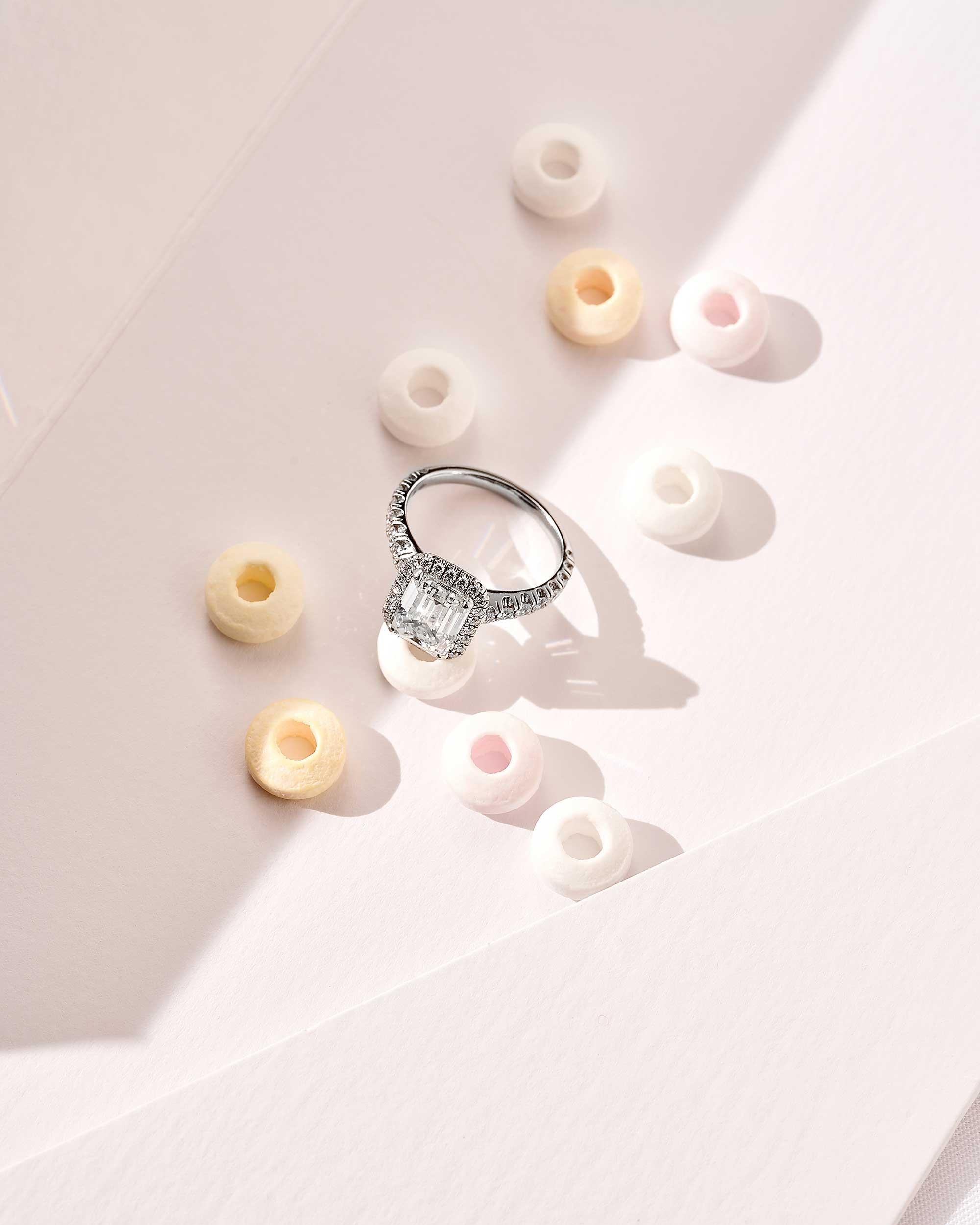 Cartier Destinée Solitär 2,52 Karat Smaragdschliff Diamant Verlobungsring (Zeitgenössisch)