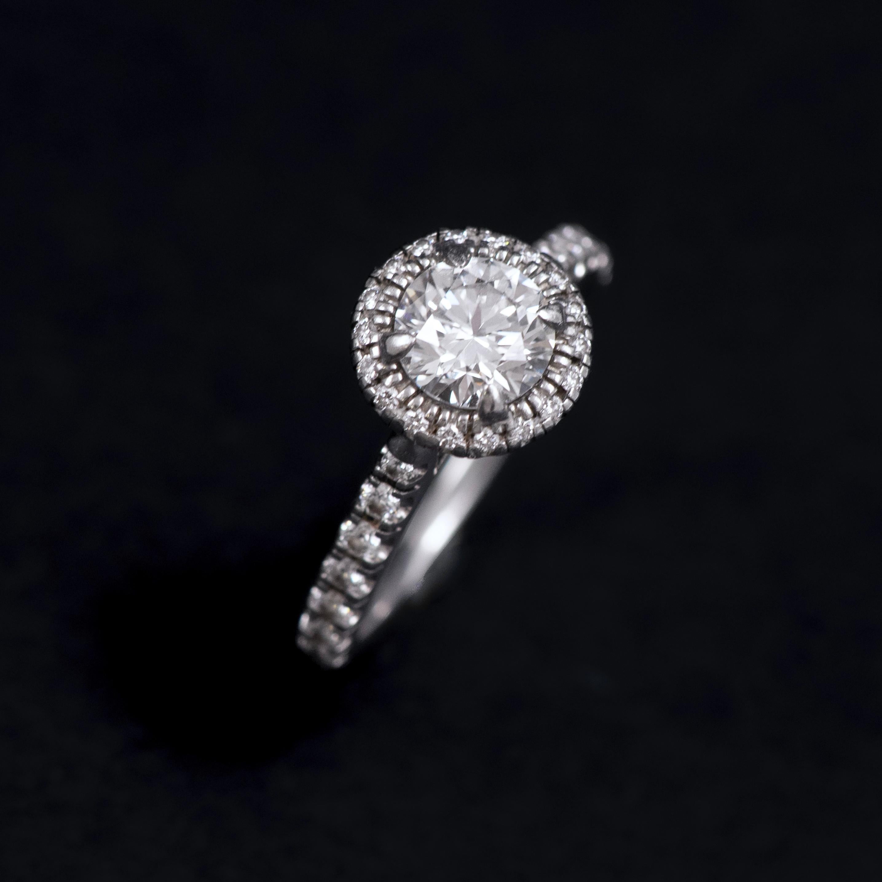 Cartier Destinée Solitaire Bague de fiançailles diamant rond brillant Platine Bon état - En vente à Lisbon, PT