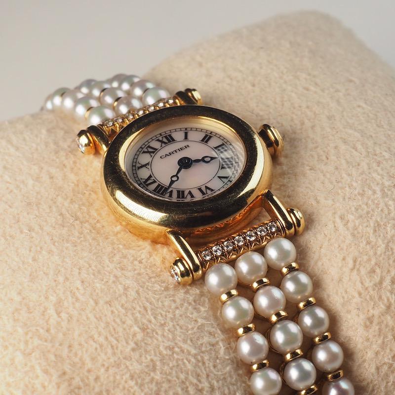 Cartier Diabolo 18 Karat Gold Ladies Watch with Pearl and Diamond Bracelet In Excellent Condition In London, GB