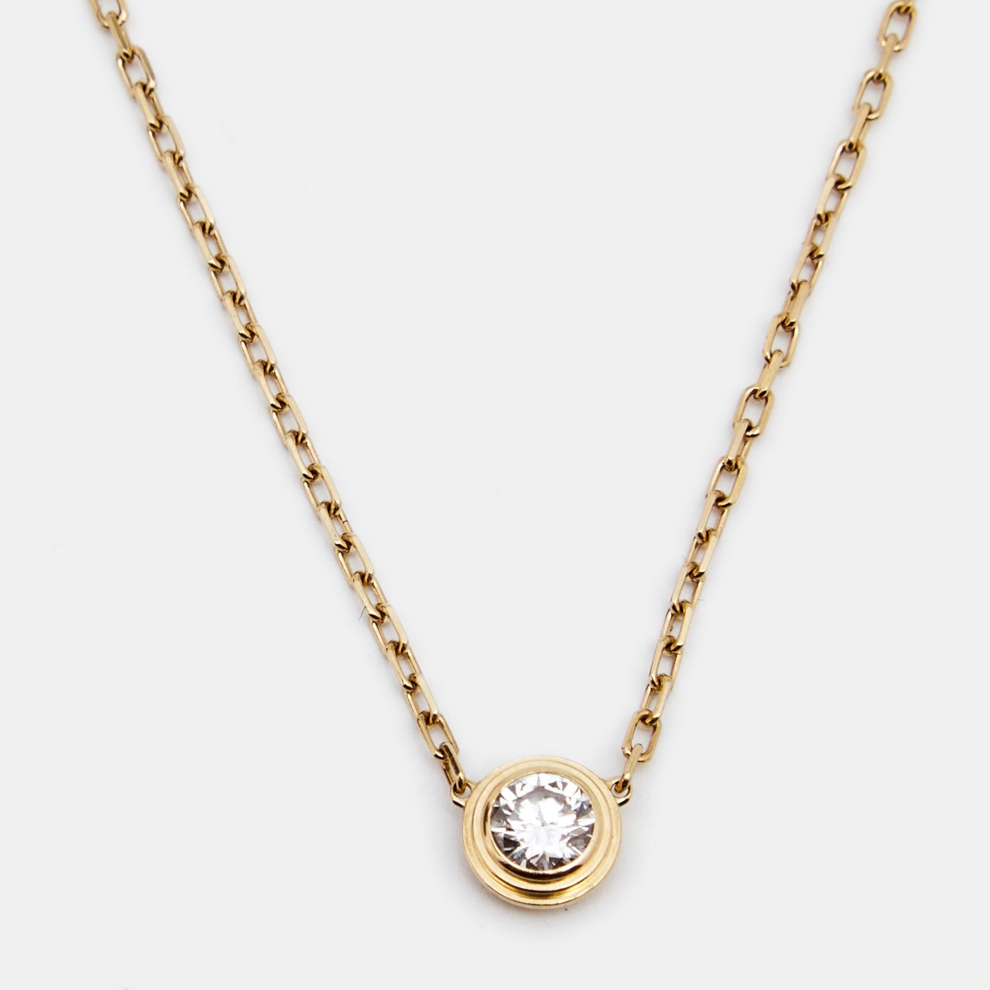 The Diamants Legers collection by Cartier is all about bringing feminine elegance into light by deploying exceptional diamonds into minimalist designs. This necklace rendered in 18k yellow gold exhibits just that. It consists of a simple chain