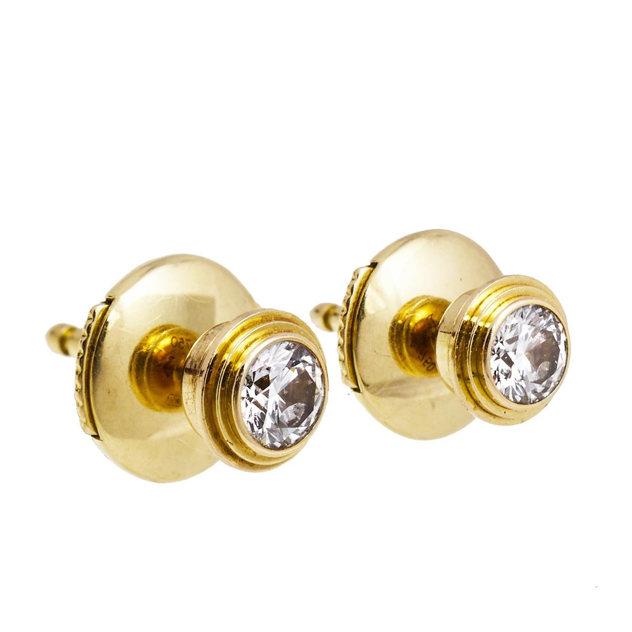 The Diamants Legers collection from Cartier is all about bringing feminine elegance into light by deploying exceptional diamonds into minimalist designs, and the idea is well-translated into these earrings. They are sculpted from 18K yellow gold and