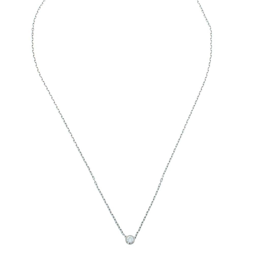 The Diamants Legers collection of Cartier is all about bringing feminine elegance into light by deploying exceptional diamonds into minimalist designs. This necklace rendered in 18k white gold exhibits just that. It consists of a simple chain design