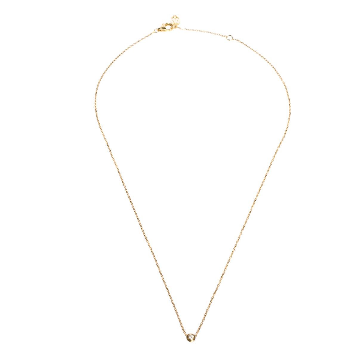 The Diamants Légers collection by Cartier is all about bringing feminine elegance into light by deploying exceptional diamonds into minimalist designs. This necklace rendered in 18k yellow gold exhibits just that. It consists of a simple chain