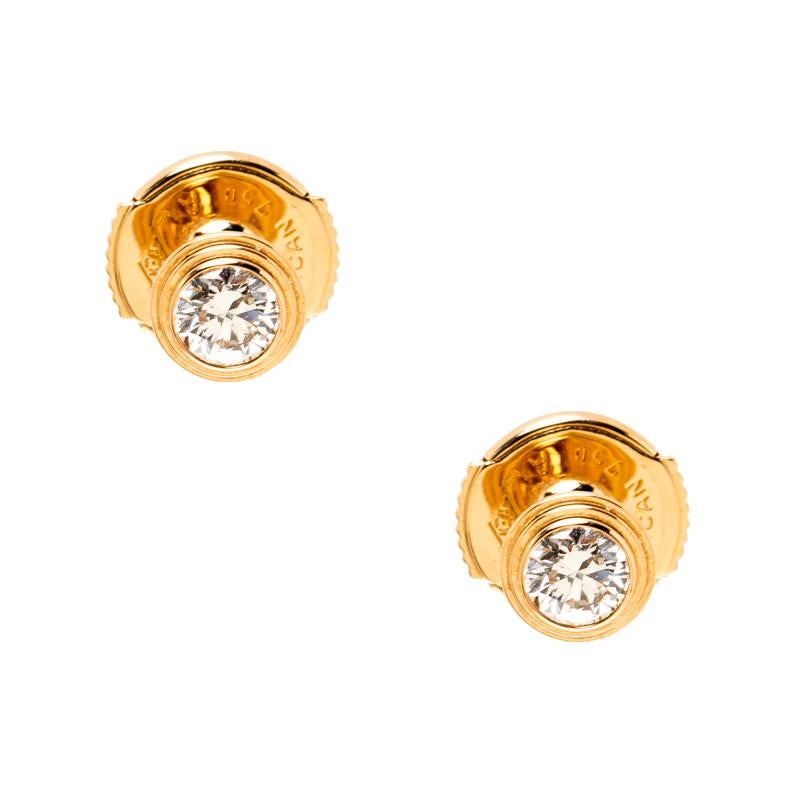The Diamants Legers collection from Cartier is all about bringing feminine elegance into light by deploying exceptional diamonds into minimalist designs, and the idea is well-translated into this pair of earrings. They are sculpted from 18K rose