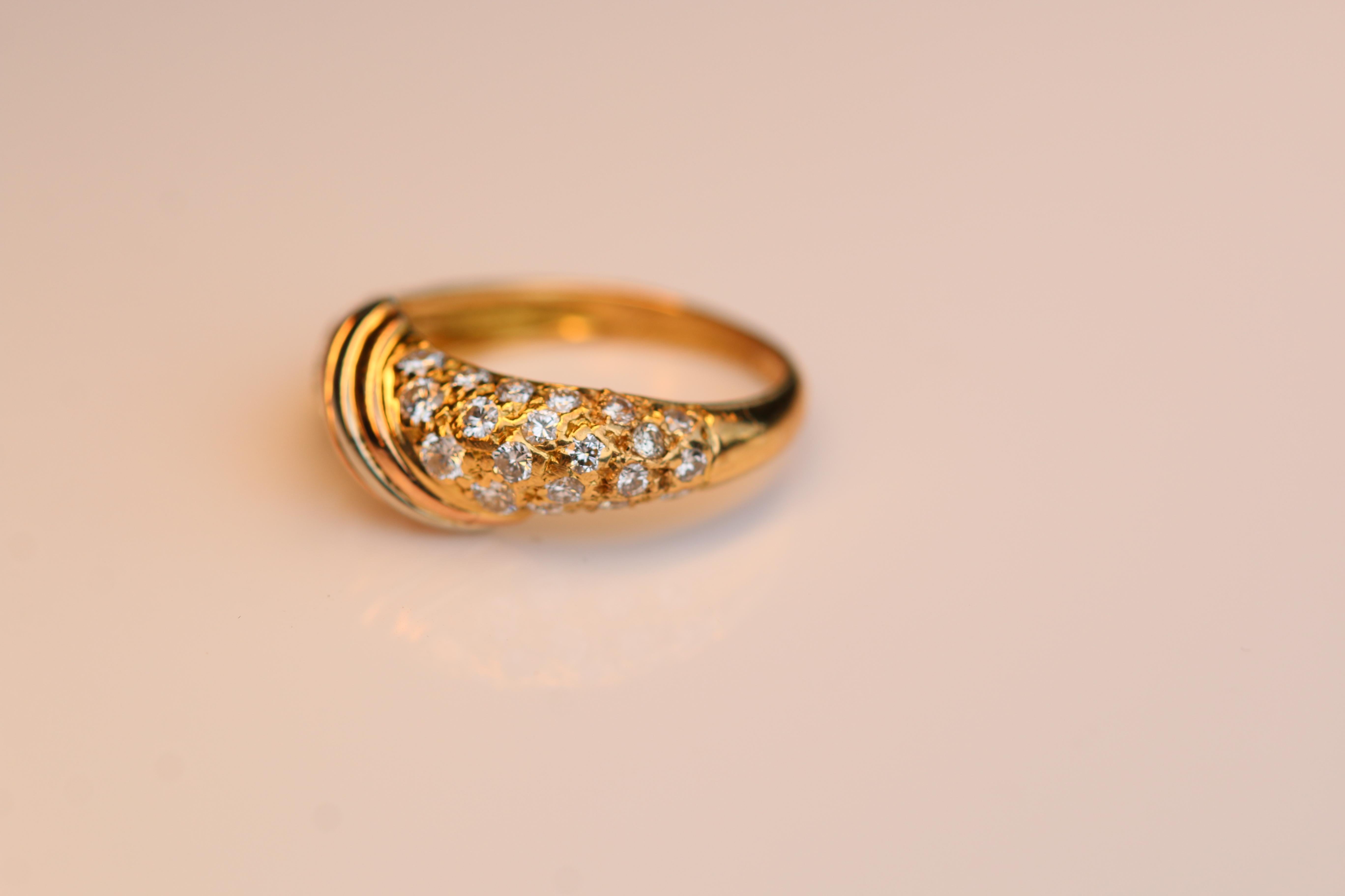 Round Cut Cartier Diamond 18 Karat Yellow Gold Band Ring
