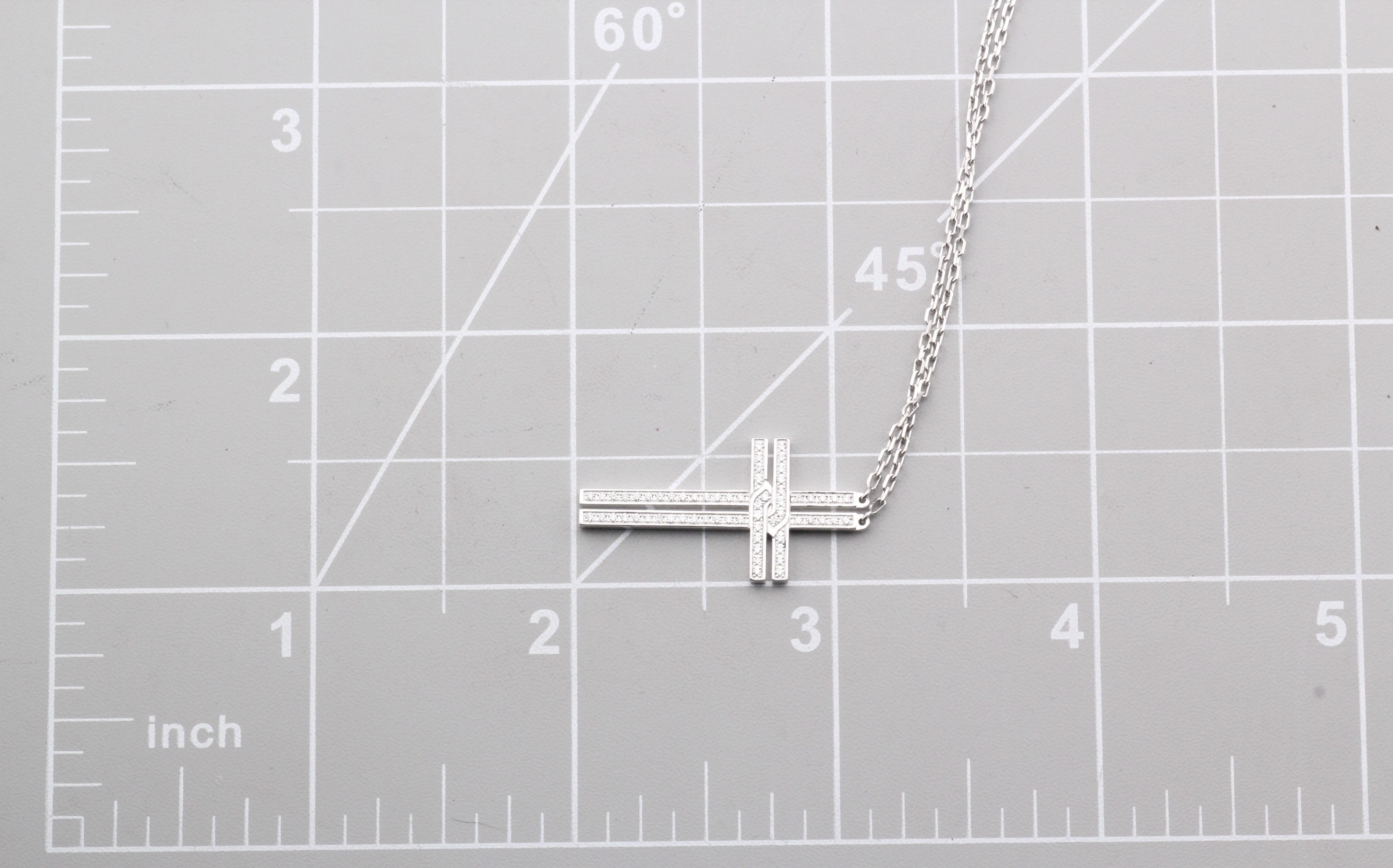 Collana a croce in oro bianco 18 carati con diamanti di Cartier in vendita 5