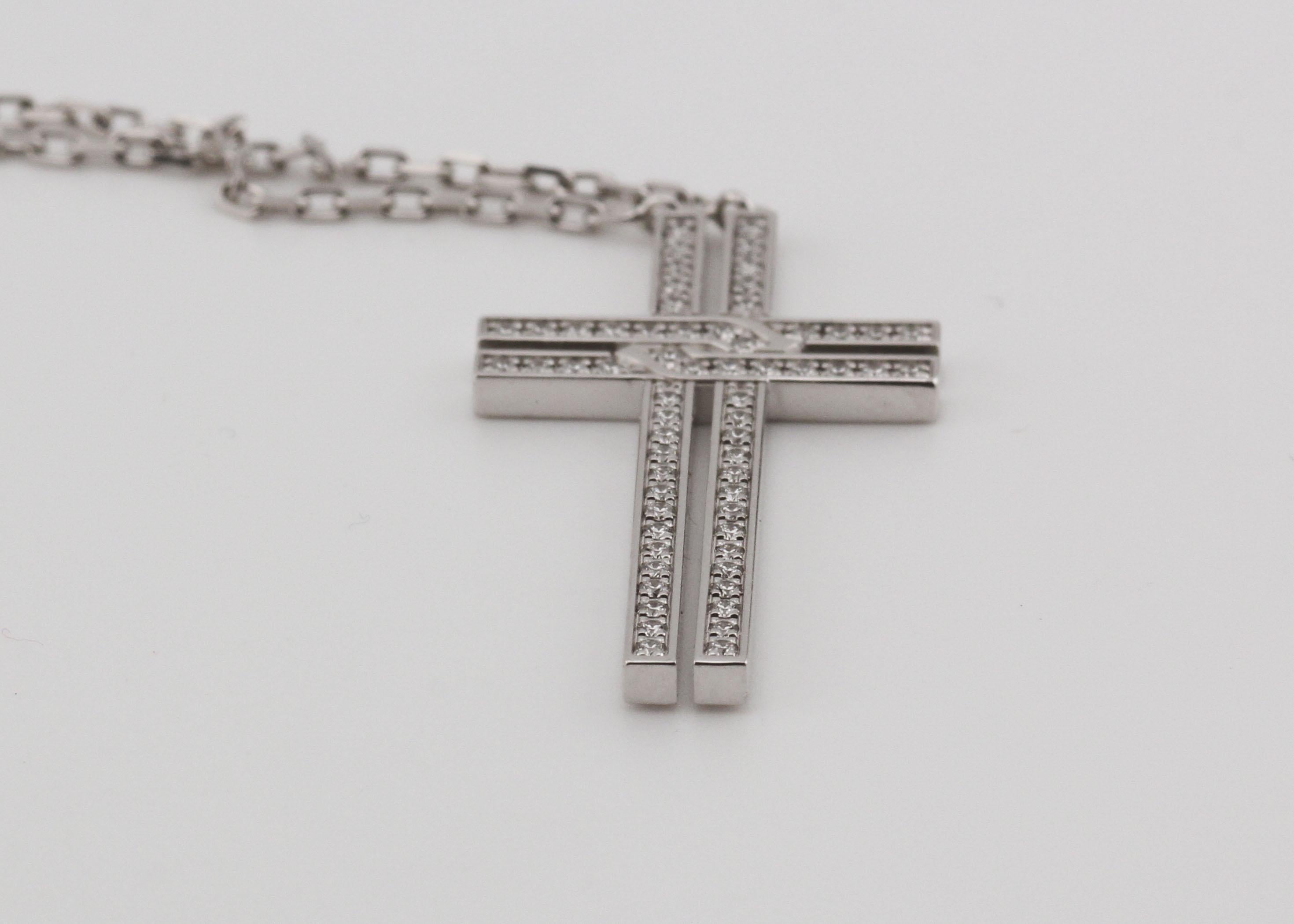Collana a croce in oro bianco 18 carati con diamanti di Cartier in vendita 1