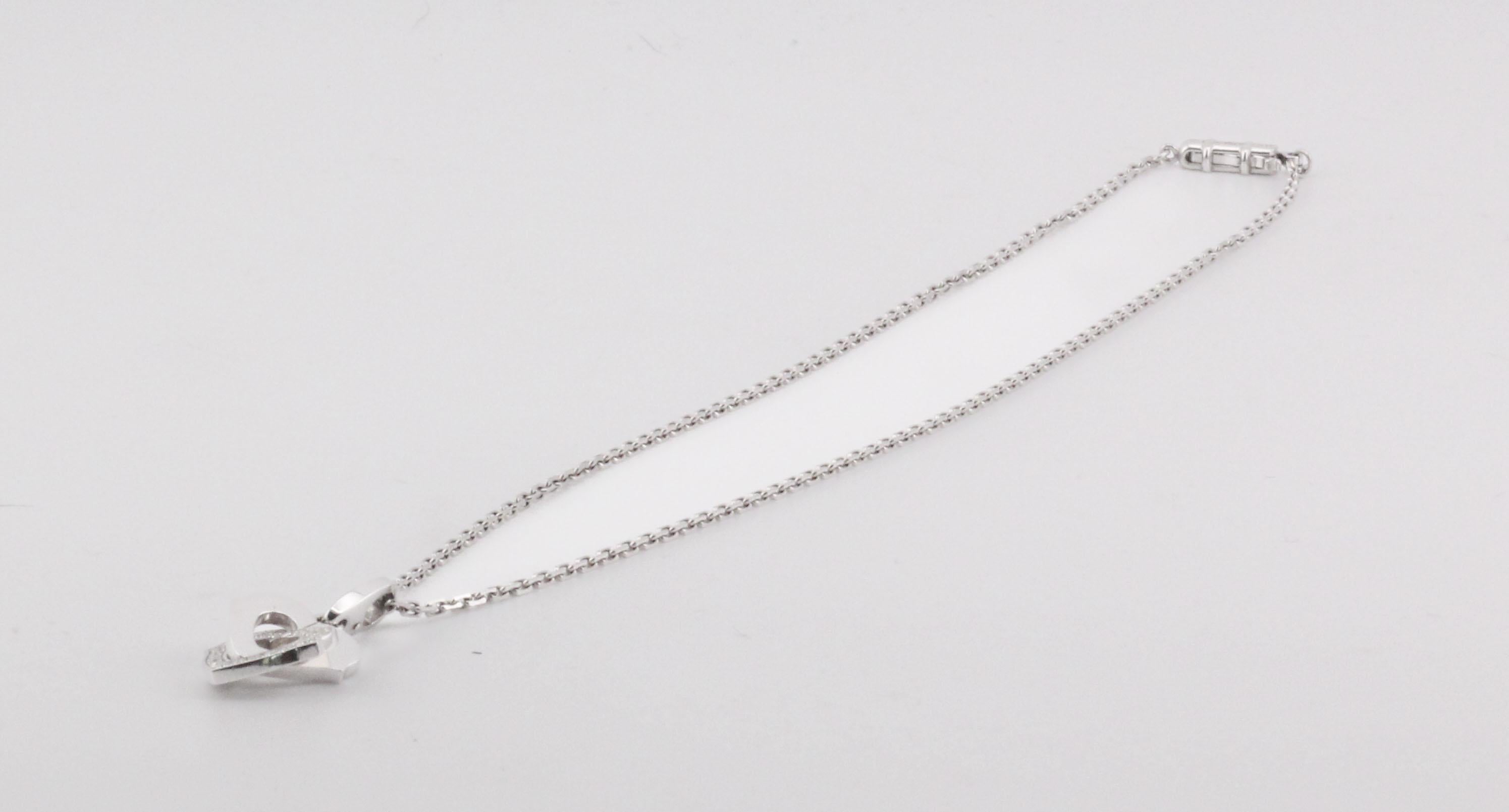 da uomo o donna Cartier Diamond 18K White Gold Double Heart Logo Charm Necklace in vendita